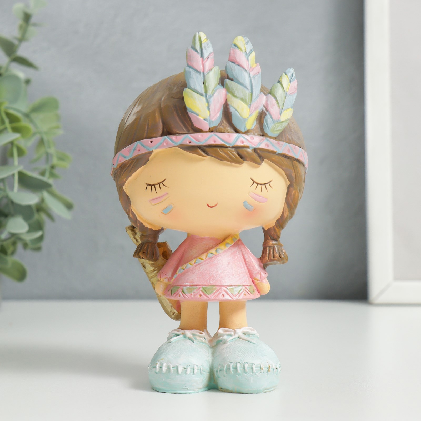 Изображение товара Сувенир интерьерный "Малышка с луком и стрелами - игра в индейцев" 14x7.5x8.3 см