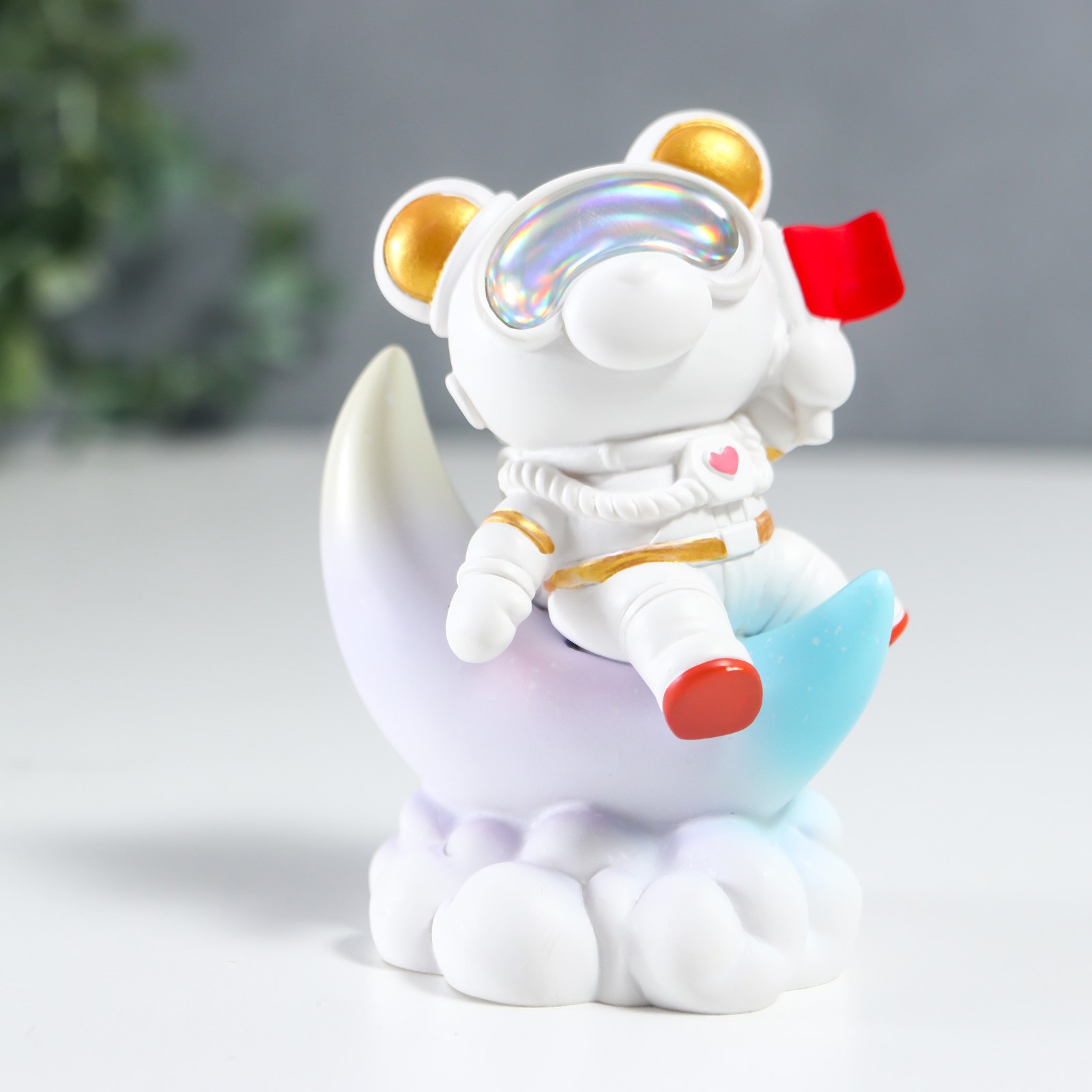 Изображение товара Сувенир интерьерный Мишка-космонавт на месяце 10x5x7 см