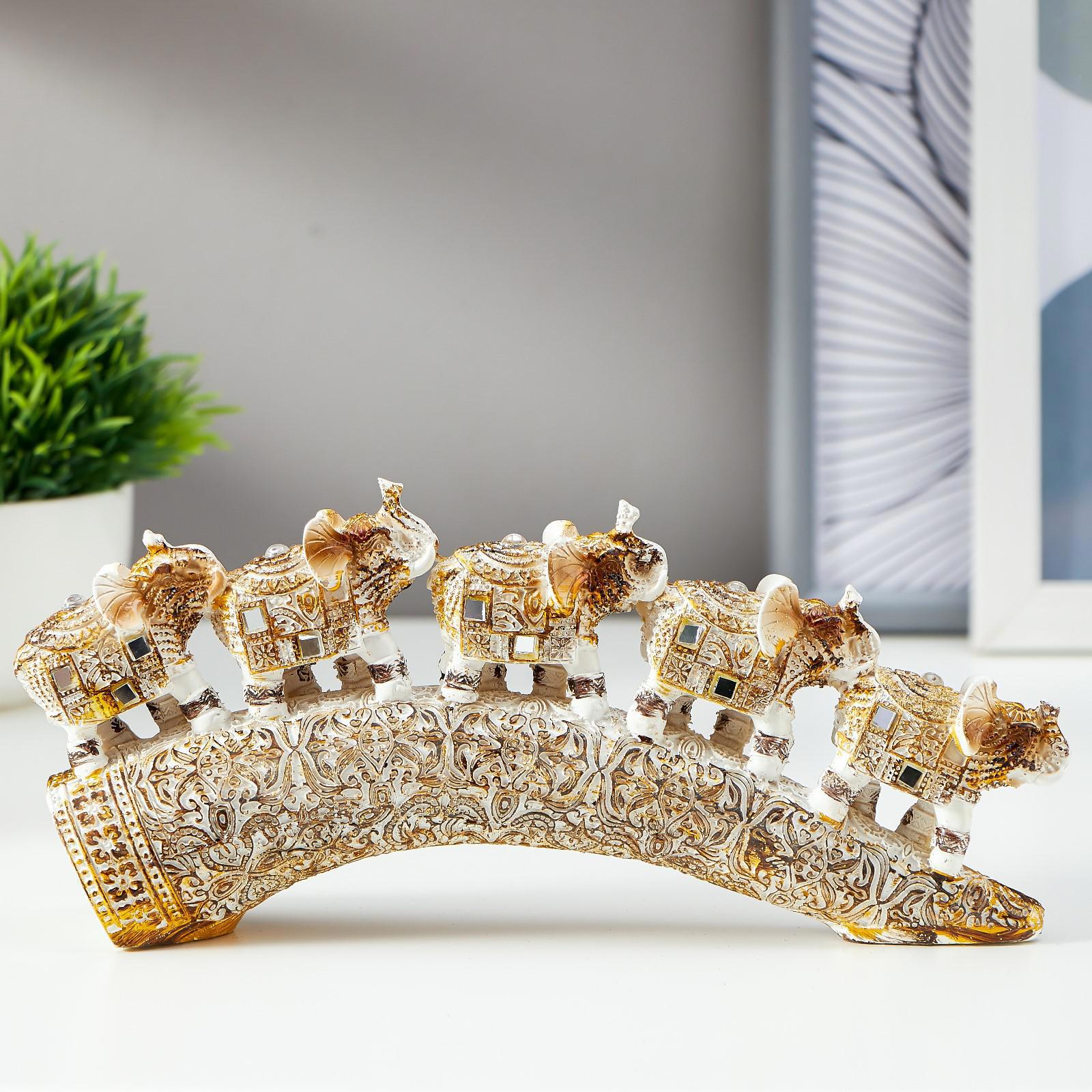 Изображение товара Сувенир интерьерный "Пять белых слонов на бивне с попоной из арабского ковра" 10x21.5x4.5 см