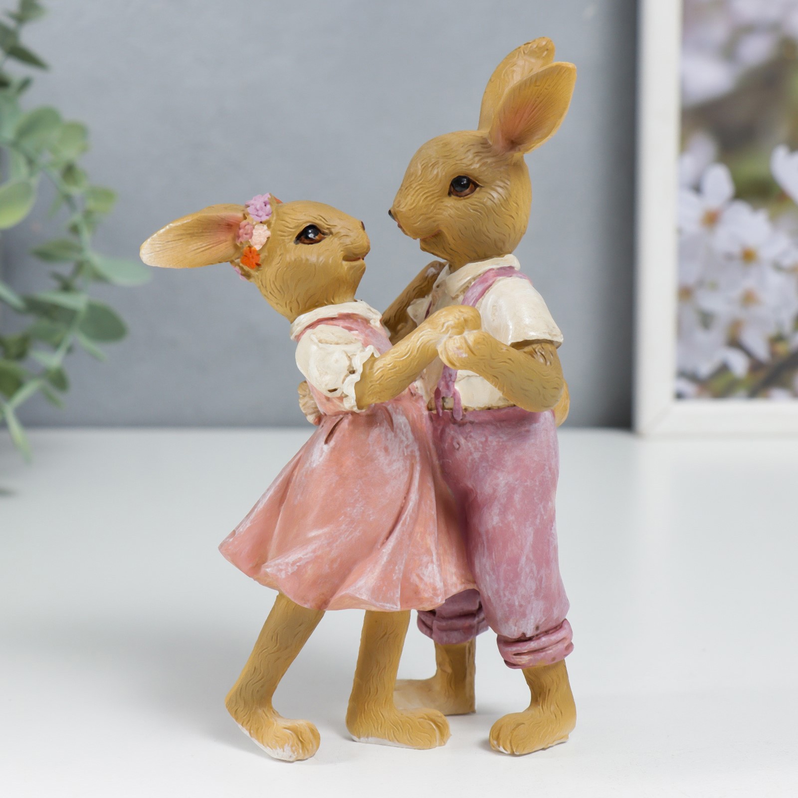 Изображение товара Сувенир интерьерный "Танцующие кролики, в розовых нарядах" 14.5x6.5x9 см