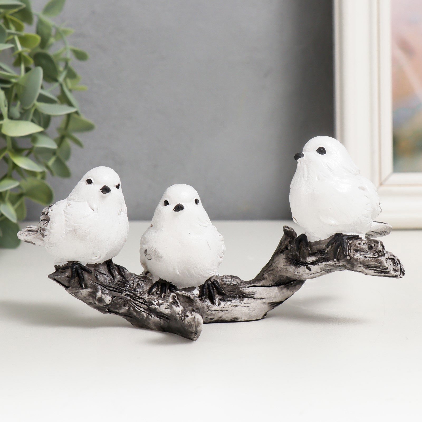 Изображение товара Сувенир интерьерный "Три белых воробышка на веточке" 7.5x17x8.5 см