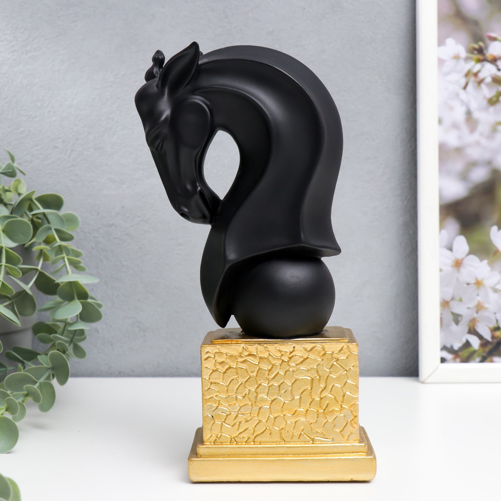 Изображение товара Декоративная фигура SIMALAND Черный конь 22x12x6,5 см