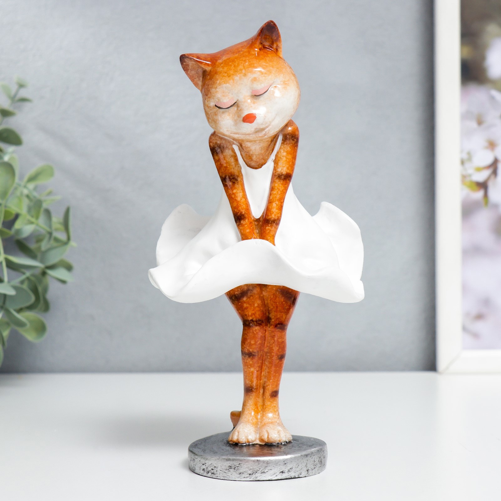 Изображение товара Сувенир интерьерный «Кошечка в белом сарафане - Монро» SIMALAND 17,8x8,2x9 см