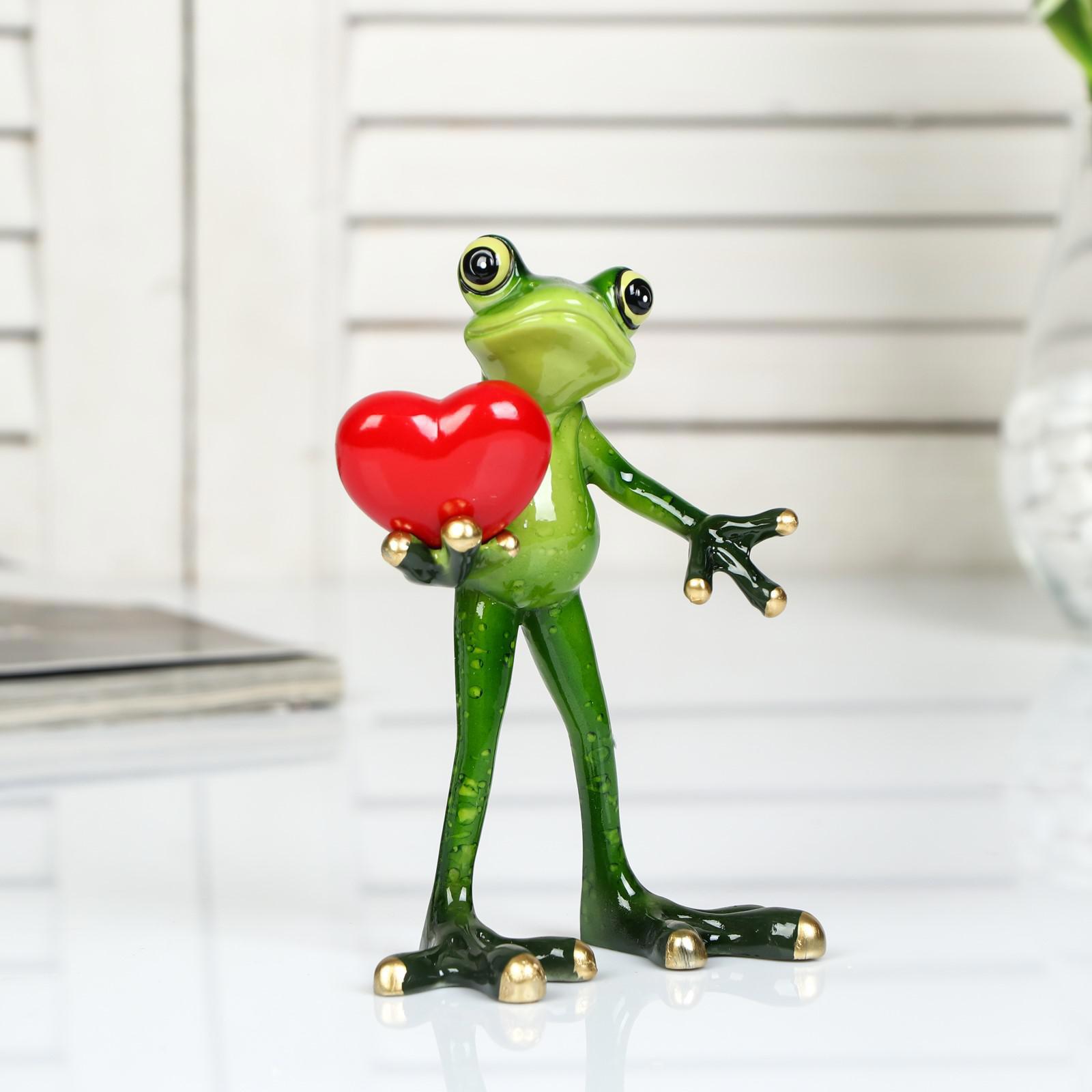 Изображение товара Сувенир Лягушонок с сердцем в руке 14x9x10 см
