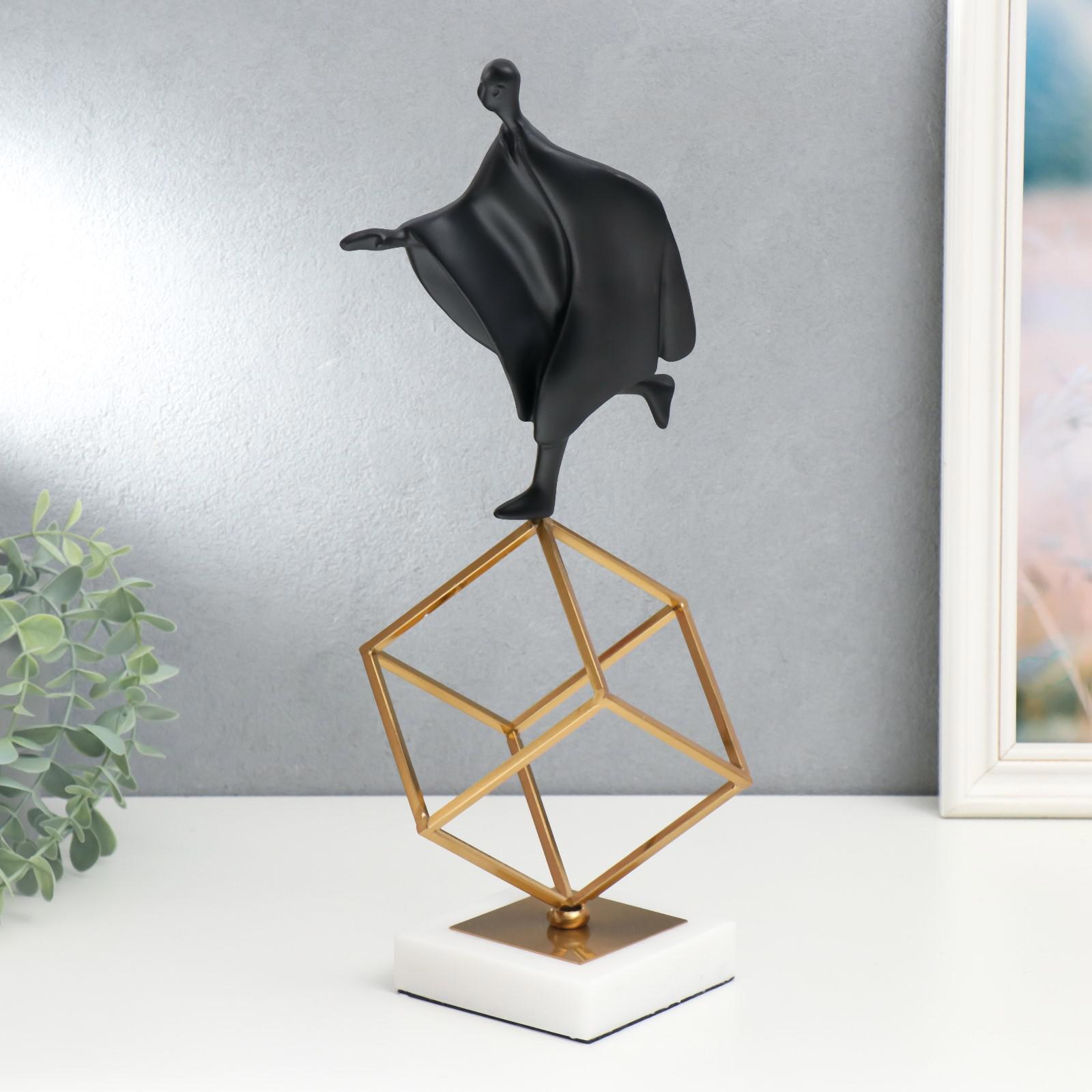 Изображение товара Сувенир интерьерный "Человек в плаще на кубе" чёрный 43.5x14x17 см