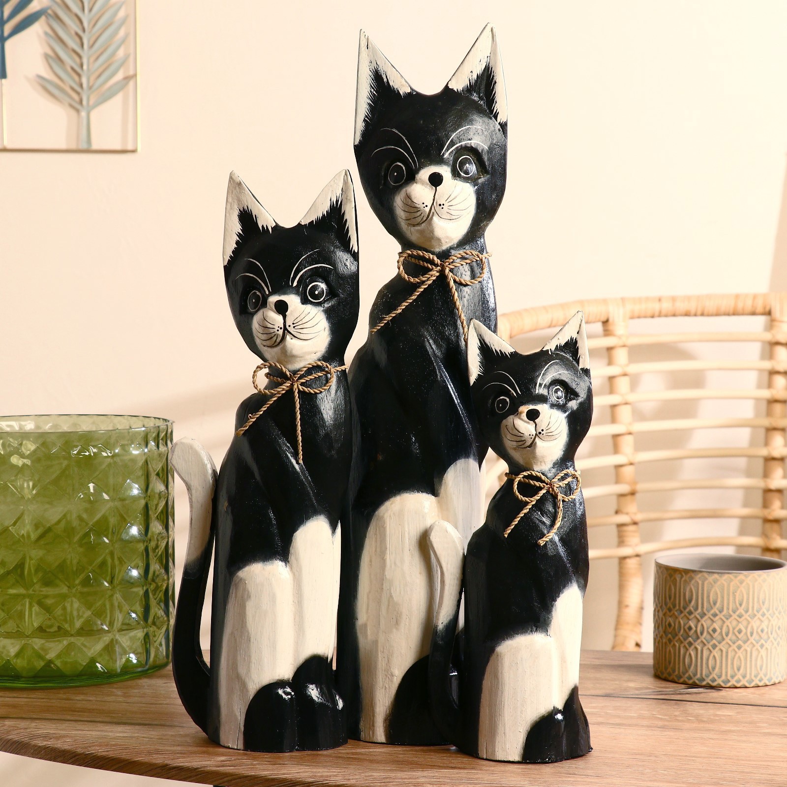 Изображение товара Набор сувениров интерьерных 3 шт Черно-белые кошки (высота 50.40.30) 7x25x50 см
