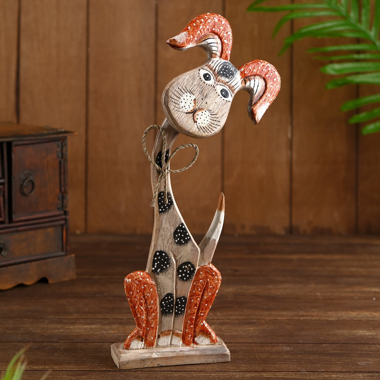 Изображение товара Декоративная фигура SIMALAND Пёс на подставке из дерева 14х4,5х35 см