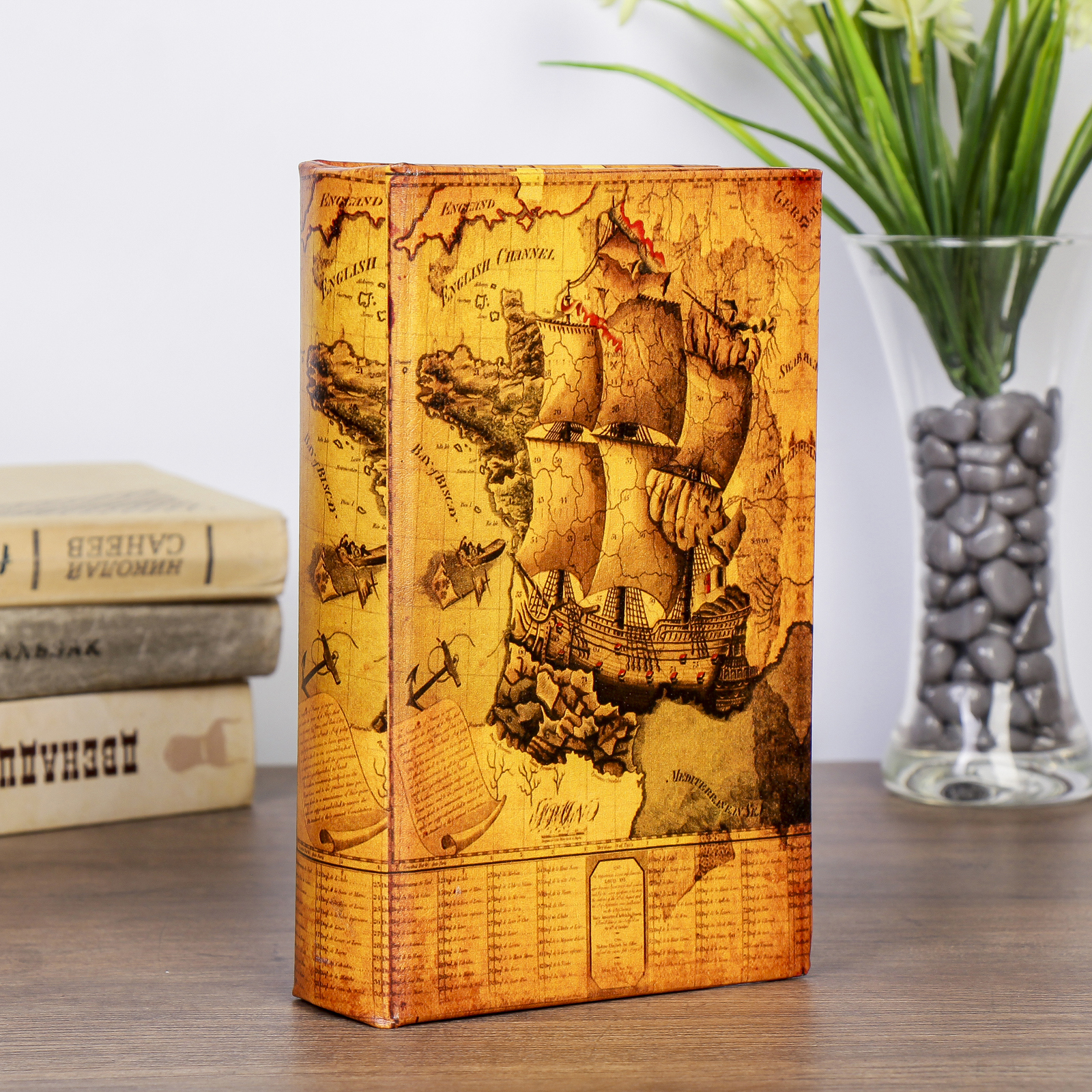 Изображение товара Шкатулка-сейф книга "Морской круиз" 21x13x5 см