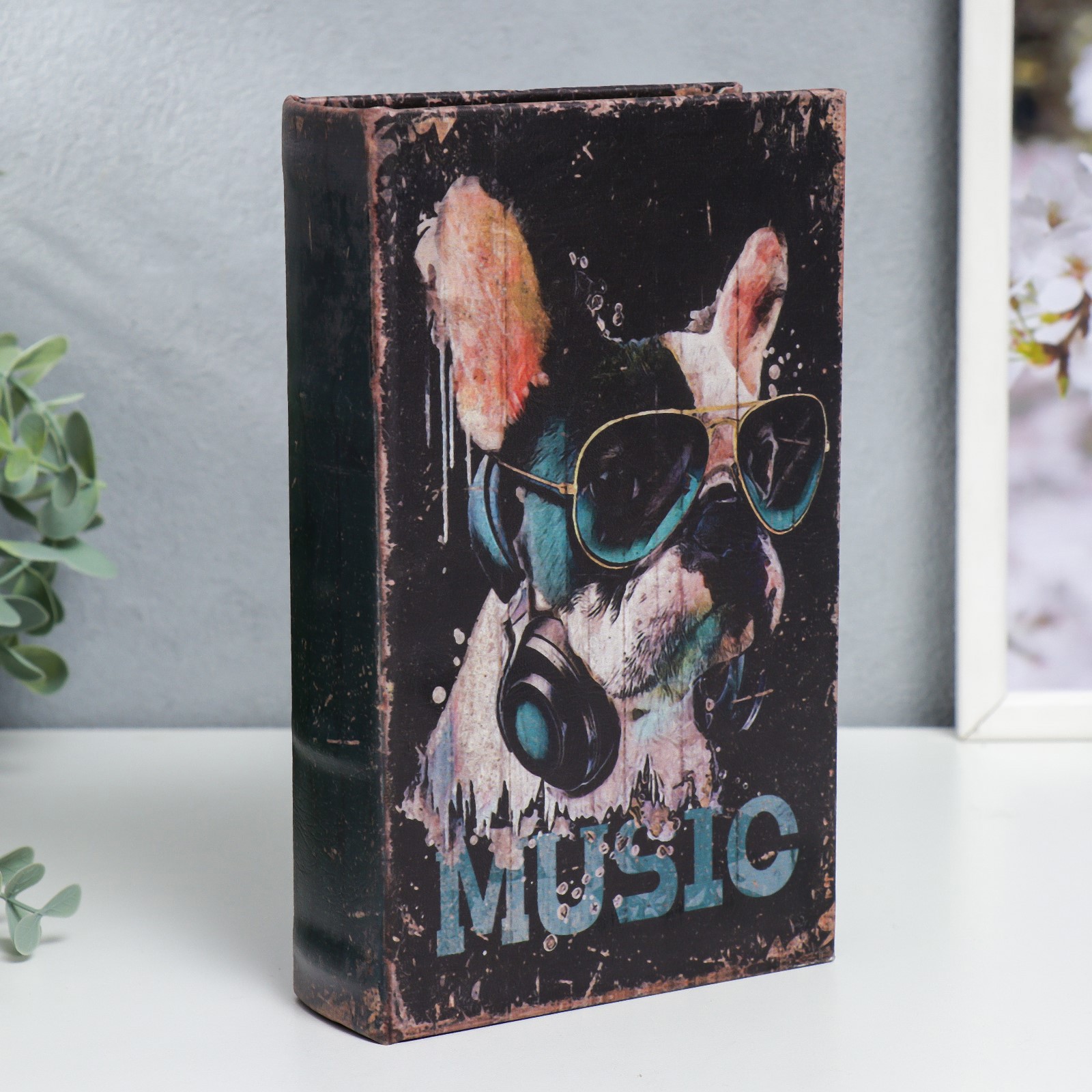 Изображение товара Шкатулка-сейф книга «Французский бульдог в наушниках и очках»