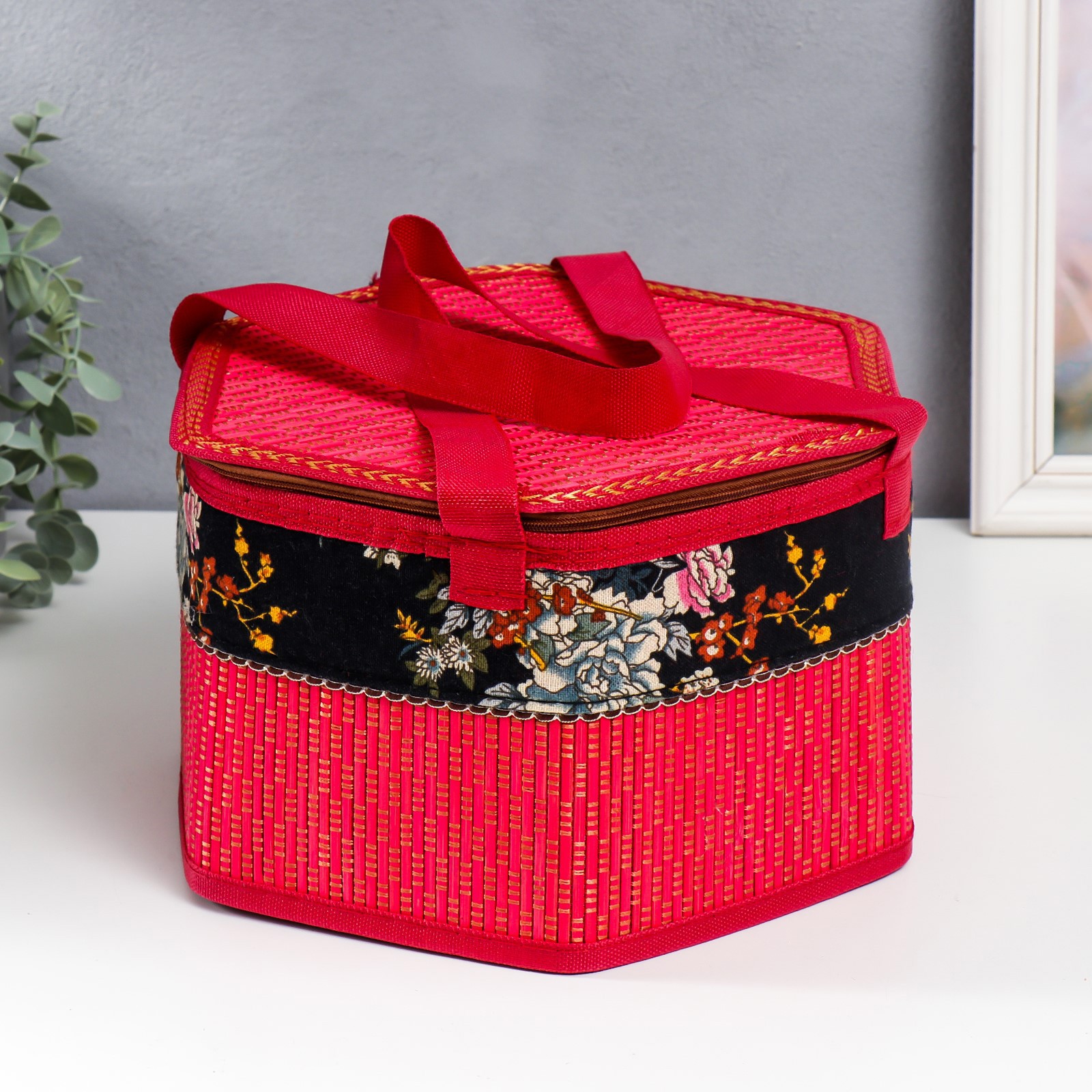 Изображение товара Шкатулка универсальная "Цветы на чёрном" красная с ручками молния 16x24x28 см