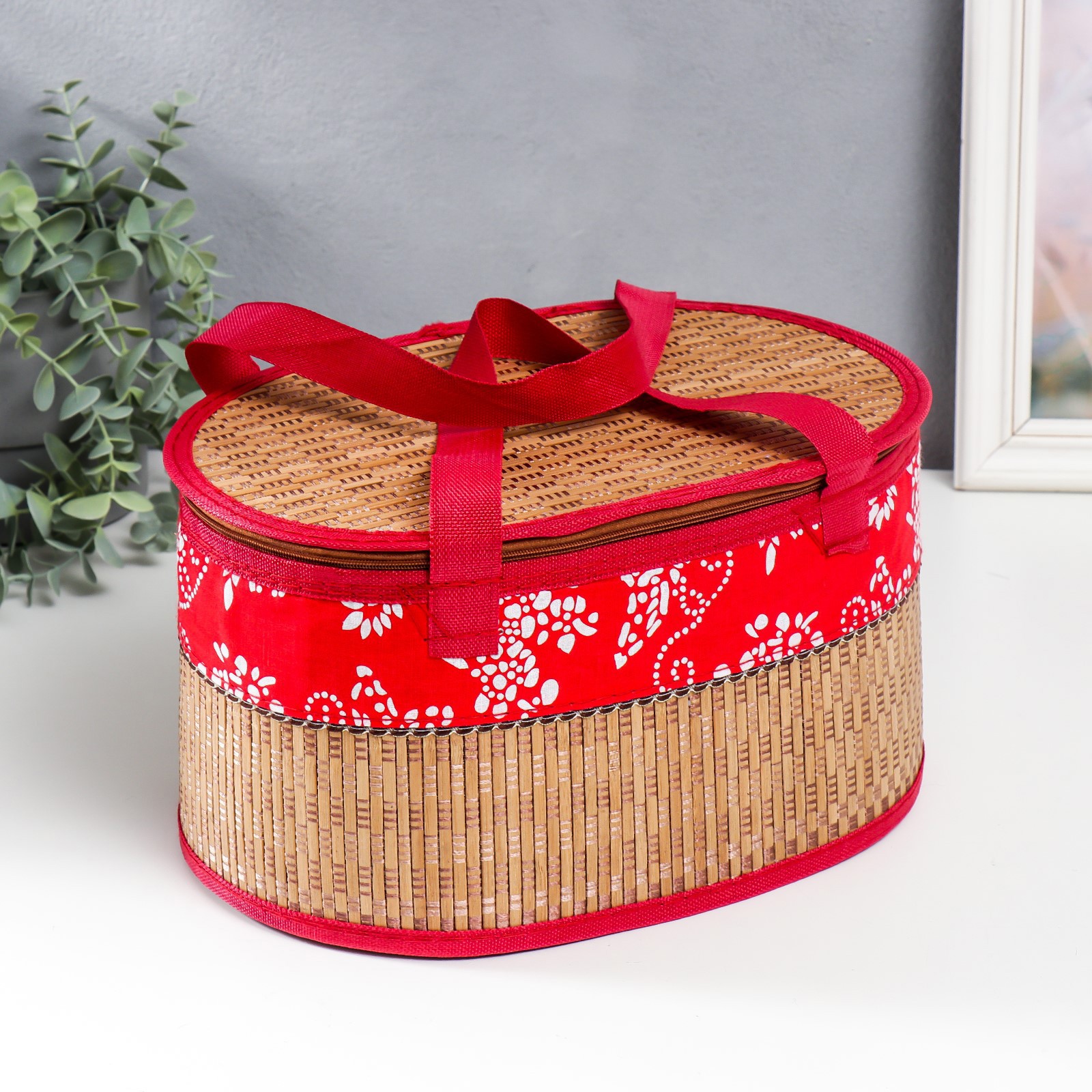 Изображение товара Шкатулка универсальная "Цветы на красном" с ручками, молния 16x20x30 см