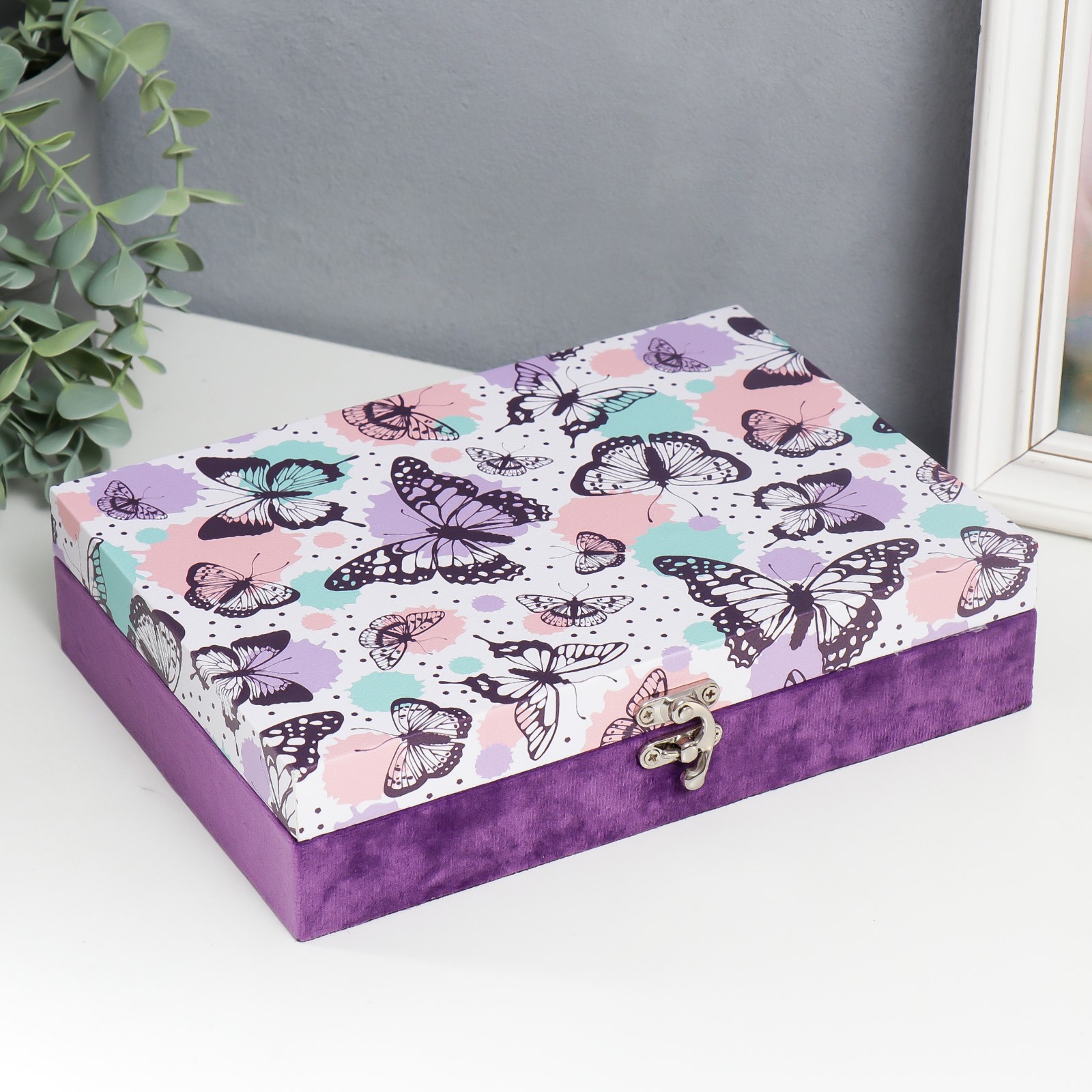 Изображение товара Шкатулка универсальная "Бабочки и цветные пятна" 5,5x24x17 см