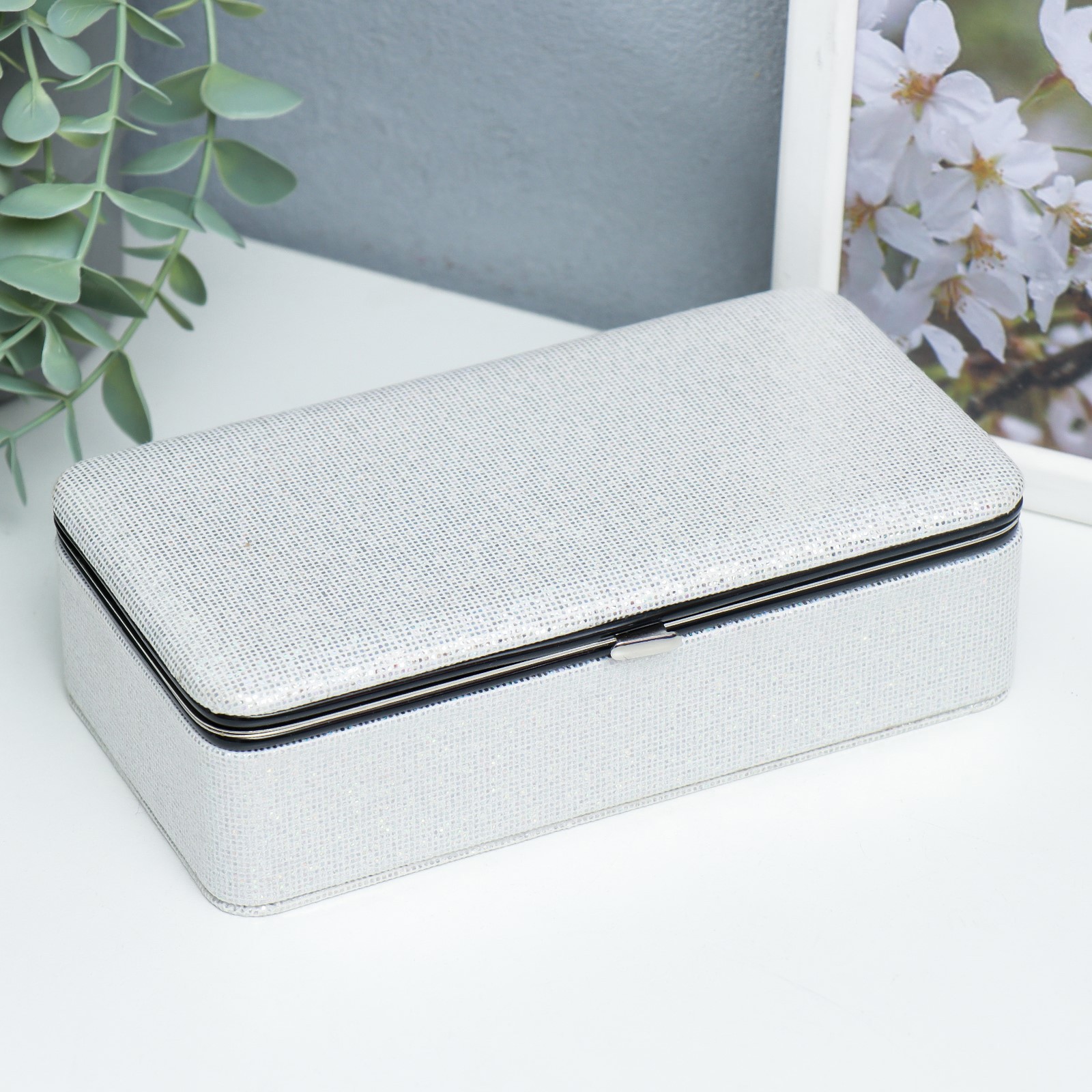 Изображение товара Шкатулка для украшений Мелкие квадратики Серебро 6x9.8x18.5 см