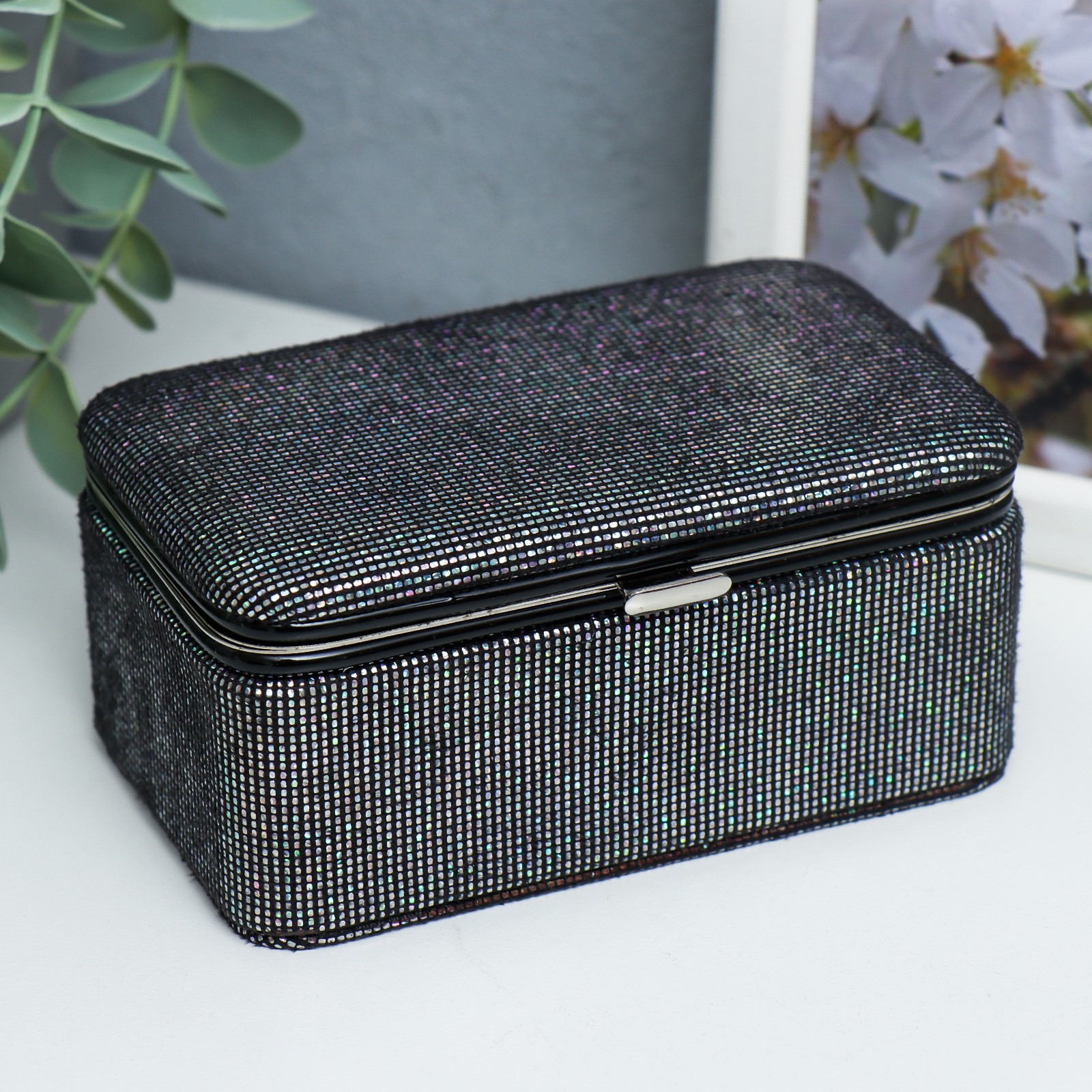 Изображение товара Шкатулка для украшений Мелкие квадратики Чёрное серебро 6x7x12 см