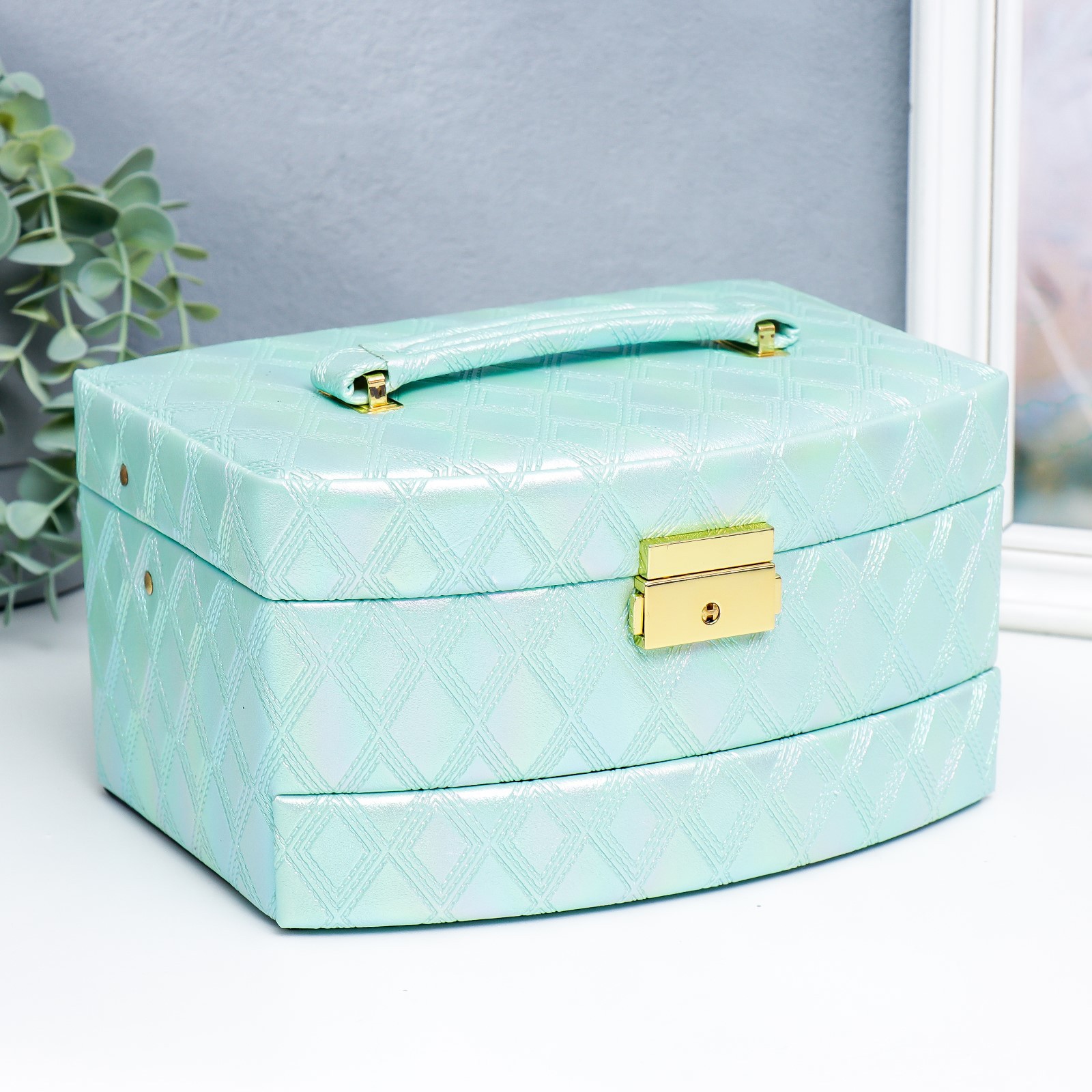 Изображение товара Шкатулка для украшений сундук "Сеть из ромбов. Зелёный перламутр" 13x16x23 см