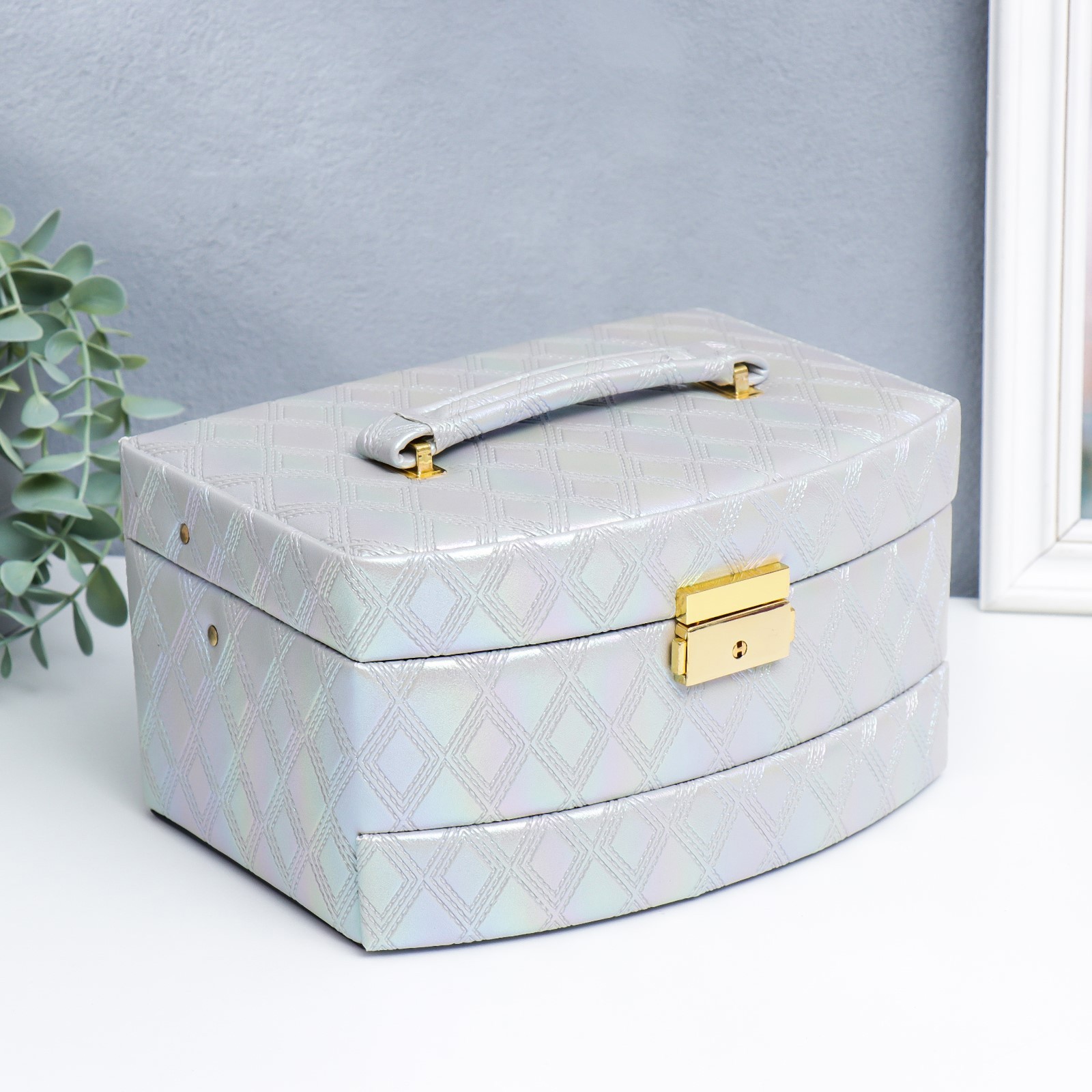 Изображение товара Шкатулка для украшений сундук "Сеть из ромбов. Серебро перламутр" 13x16x23 см