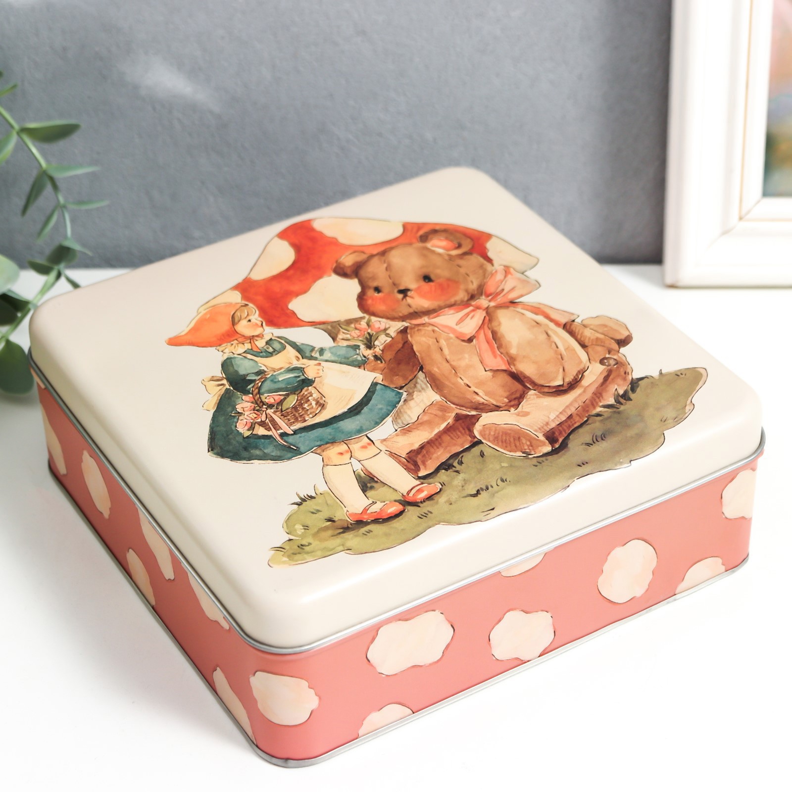 Изображение товара Шкатулка универсальная квадрат "Малышка и игрушечный медведь" 5.8x17x17 см