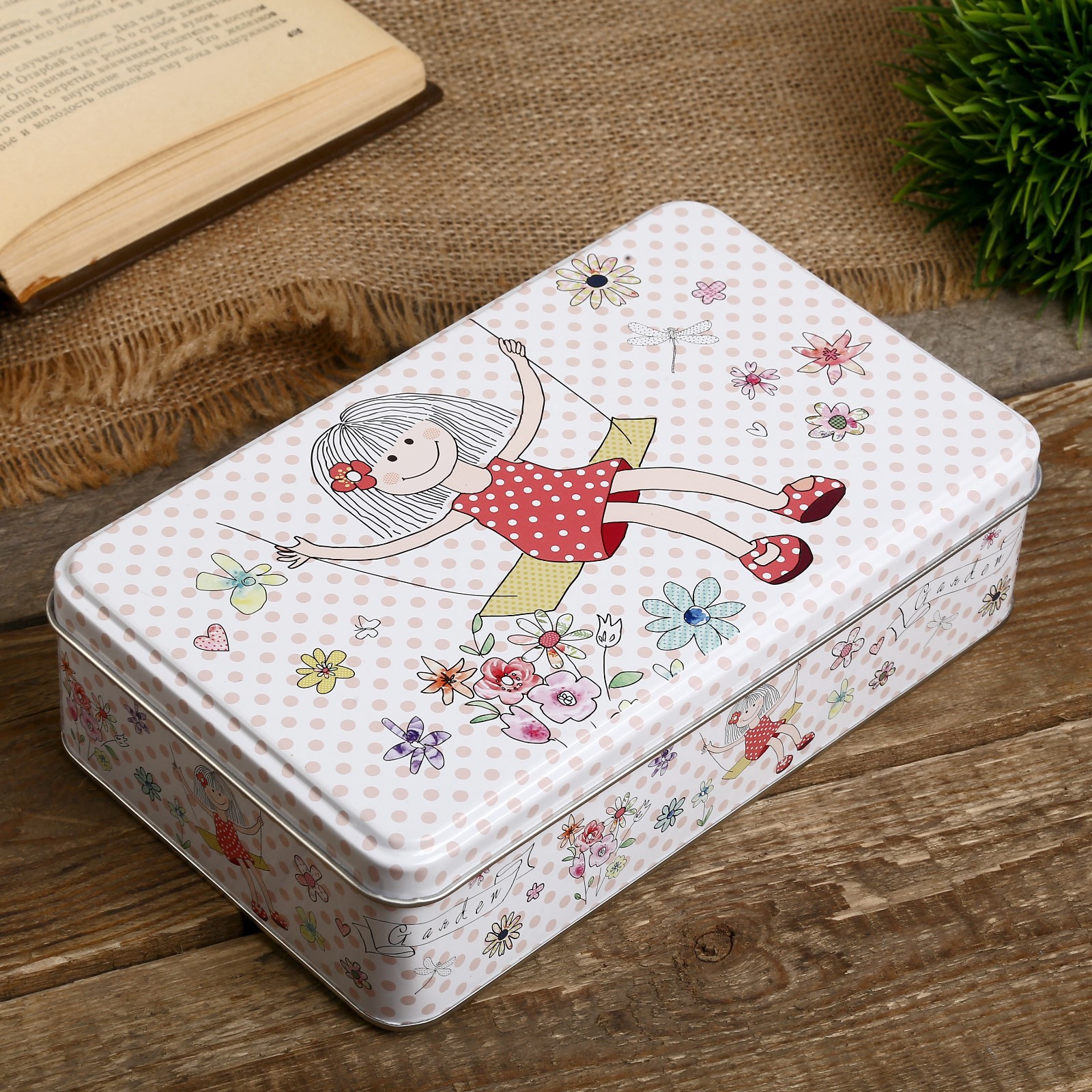 Изображение товара Шкатулка Девочка на качелях 5,2x19x11,5 см — металл, розовая