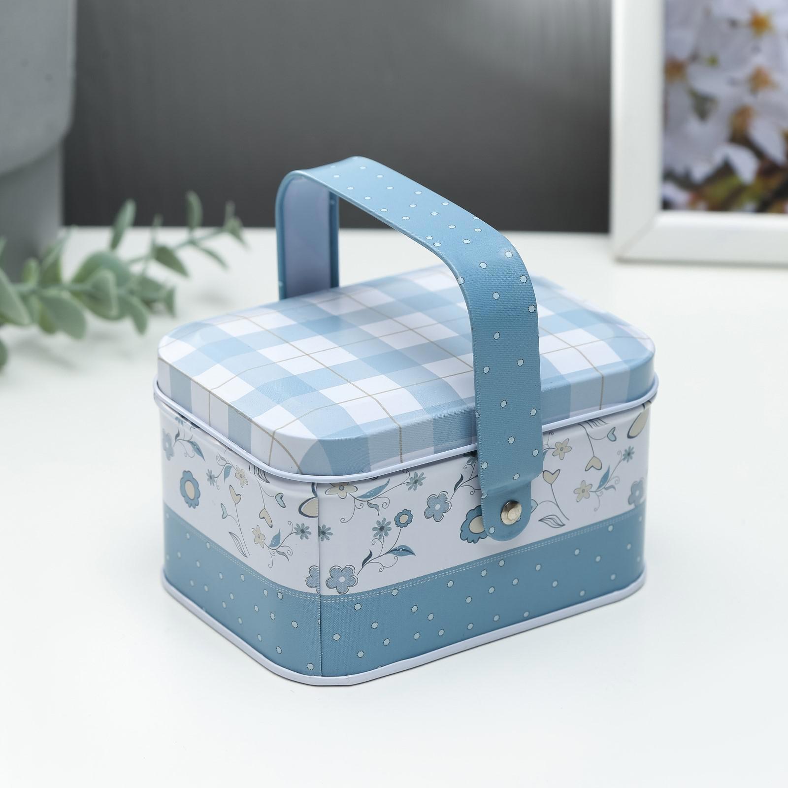 Изображение товара Шкатулка универсальная с ручкой "Голубая клетка и цветочки" 6.5x10.5x8 см