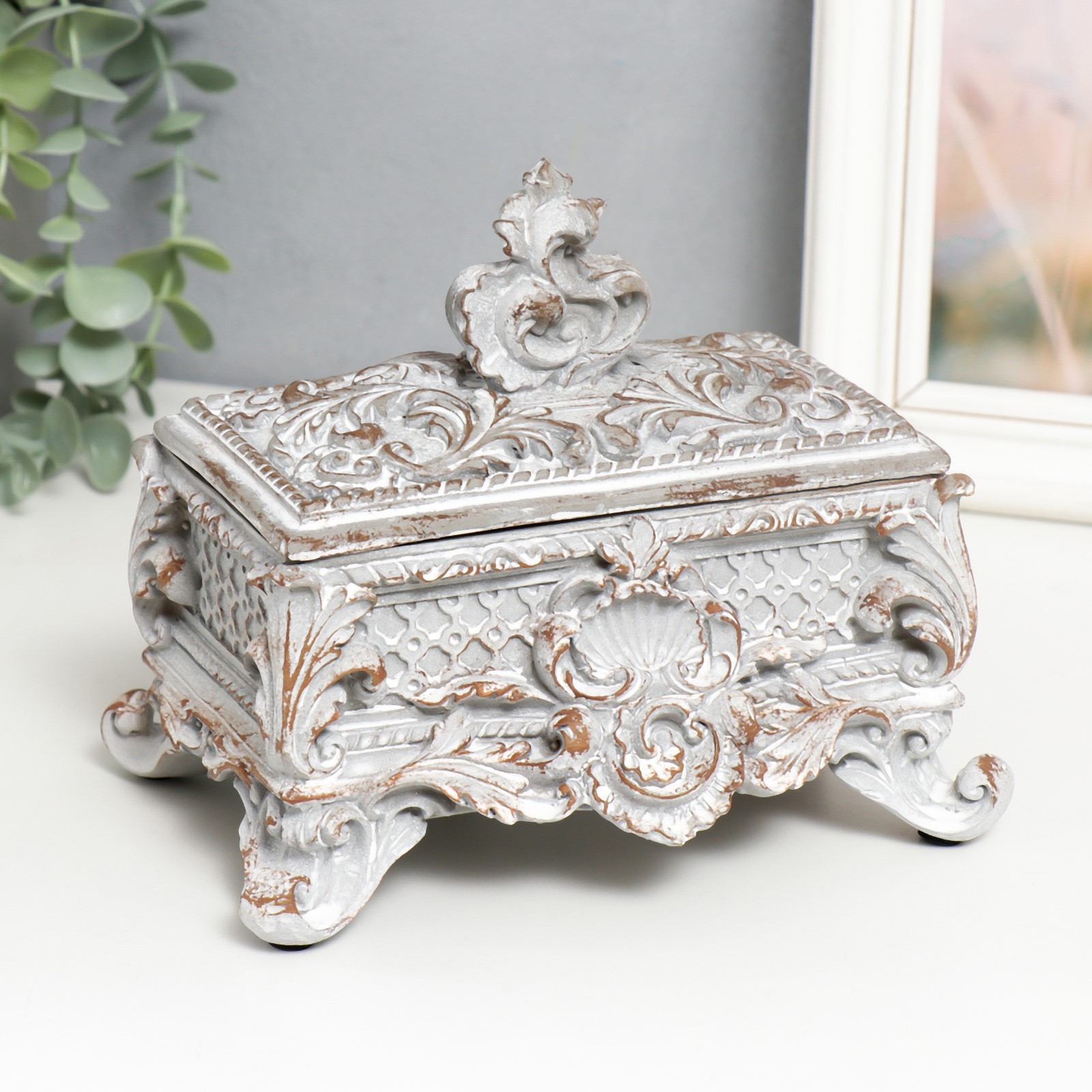 Изображение товара Шкатулка универсальная Царская, Пышные листья на ножках 16x15x18 см