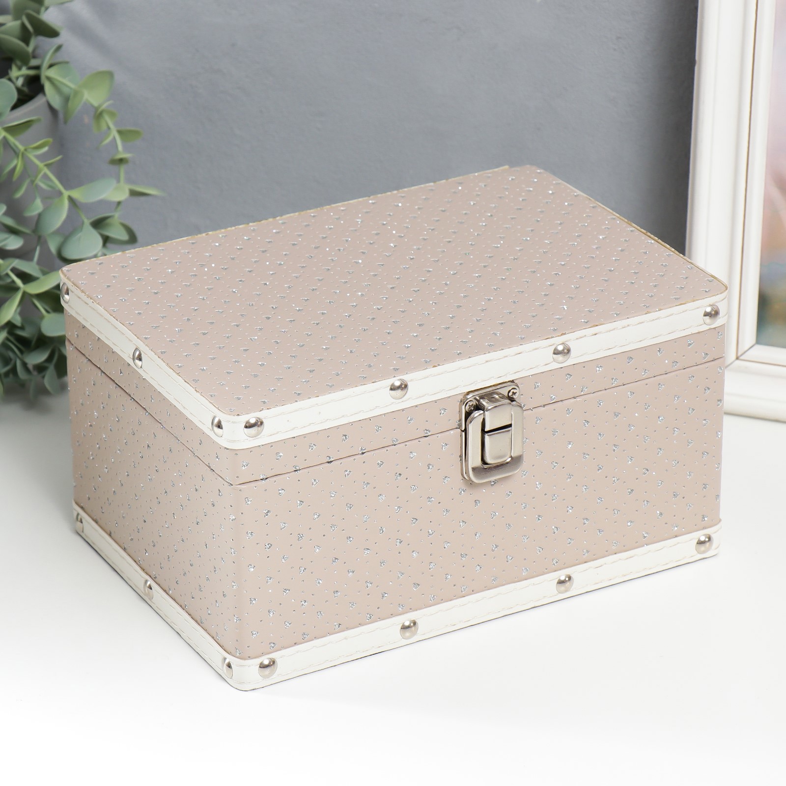 Изображение товара Шкатулка универсальная сундучок "Серебристые сердечки" 16x23x12 см