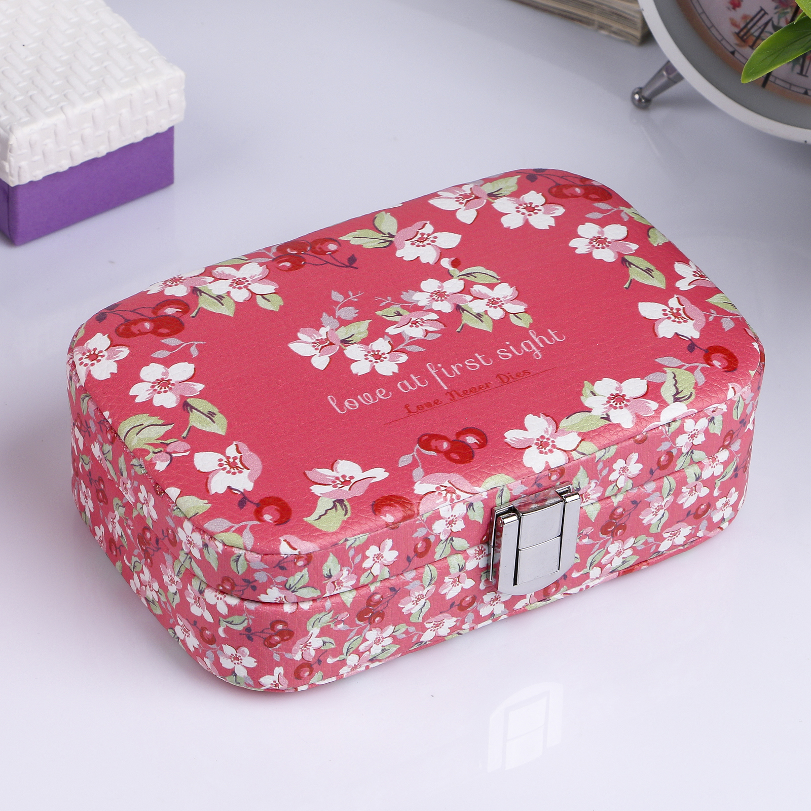 Изображение товара Шкатулка для украшений «Вишневый цвет» 5x10x15 см