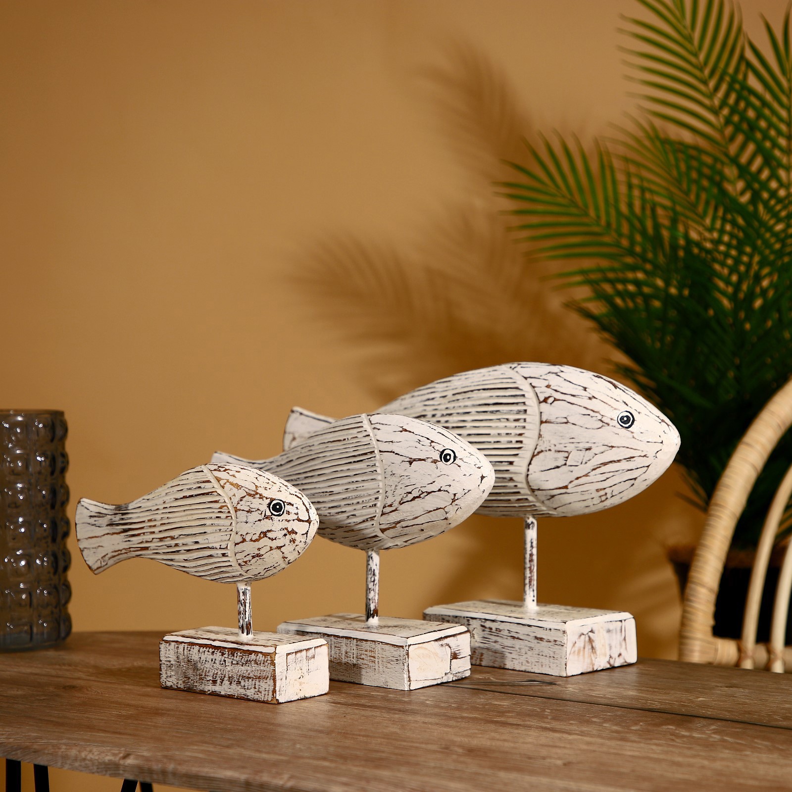 Изображение товара Интерьерный набор рыбок из дерева, албезия, 3 шт — ручная работа