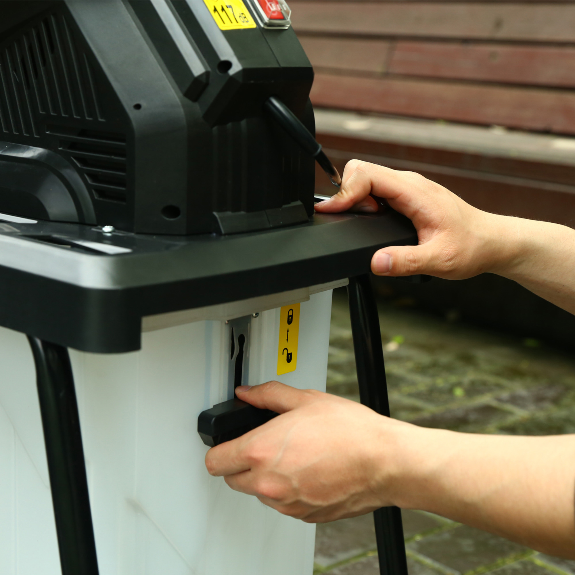 Deko dksh3500. Измельчитель электрический deko dksh3200. Измельчитель электрический deko dksh3200. Садовый измельчитель deko. Измельчитель электрический deko dksh3200.