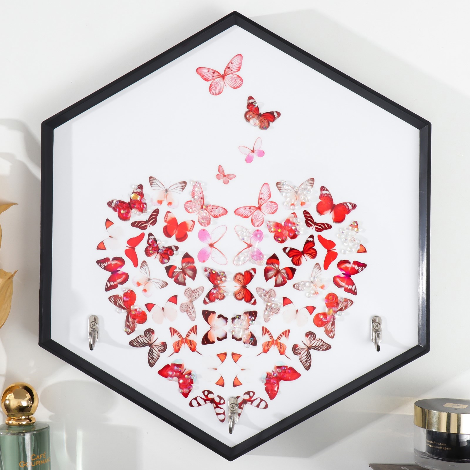 Изображение товара Крючки декоративные 3 крючка "Сердце из бабочек" 34x30 см