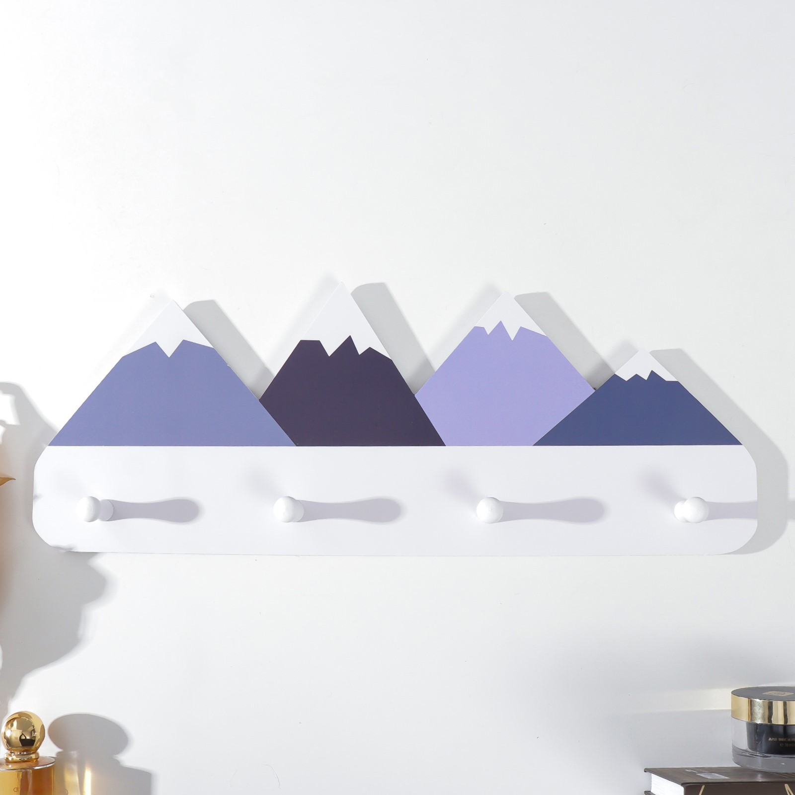 Изображение товара Крючки декоративные 4 крючка "Снежные горы" 50x4.5x19.5 см