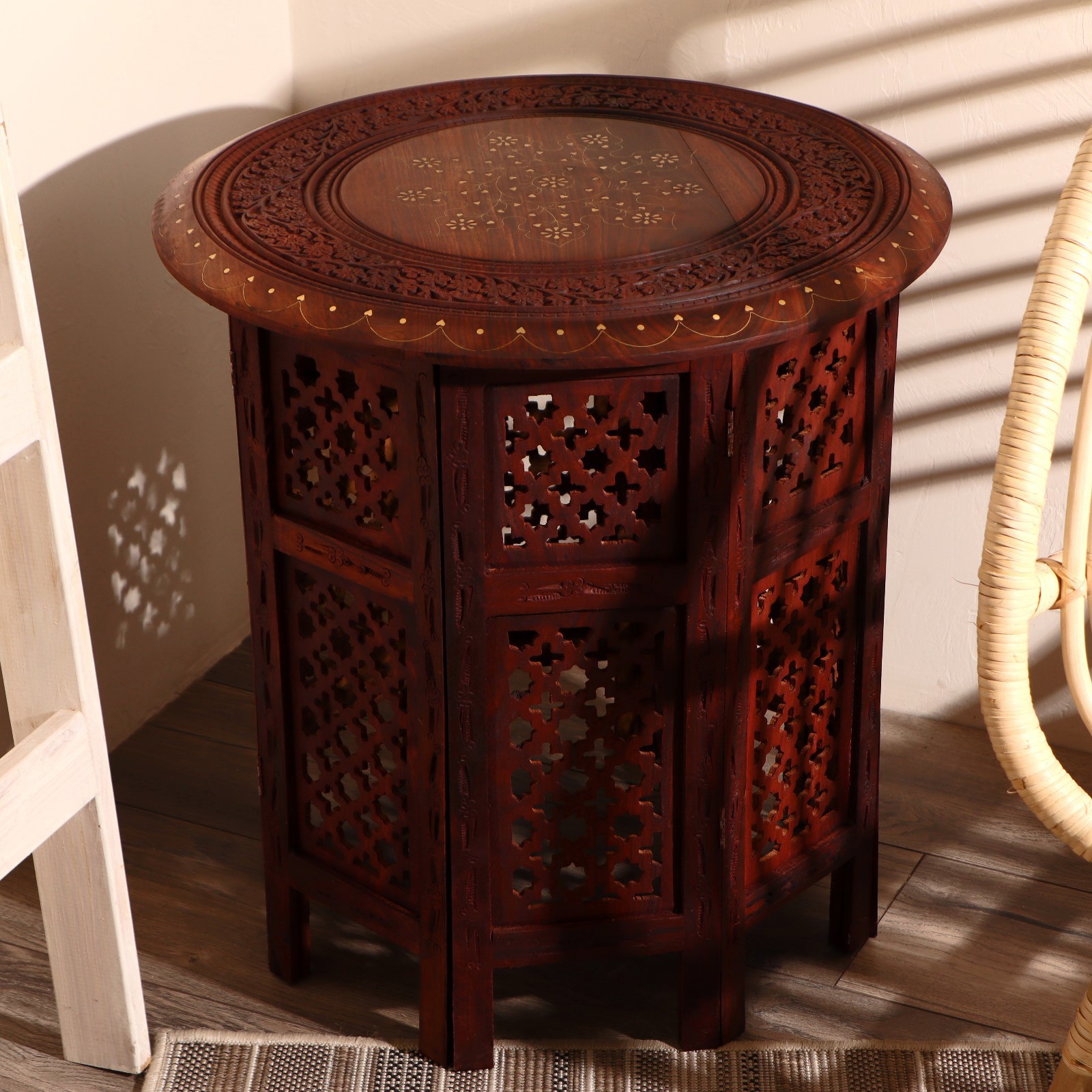 Изображение товара Нераздвижной садовый стол Клик мебель Цветок 53 см из дерева