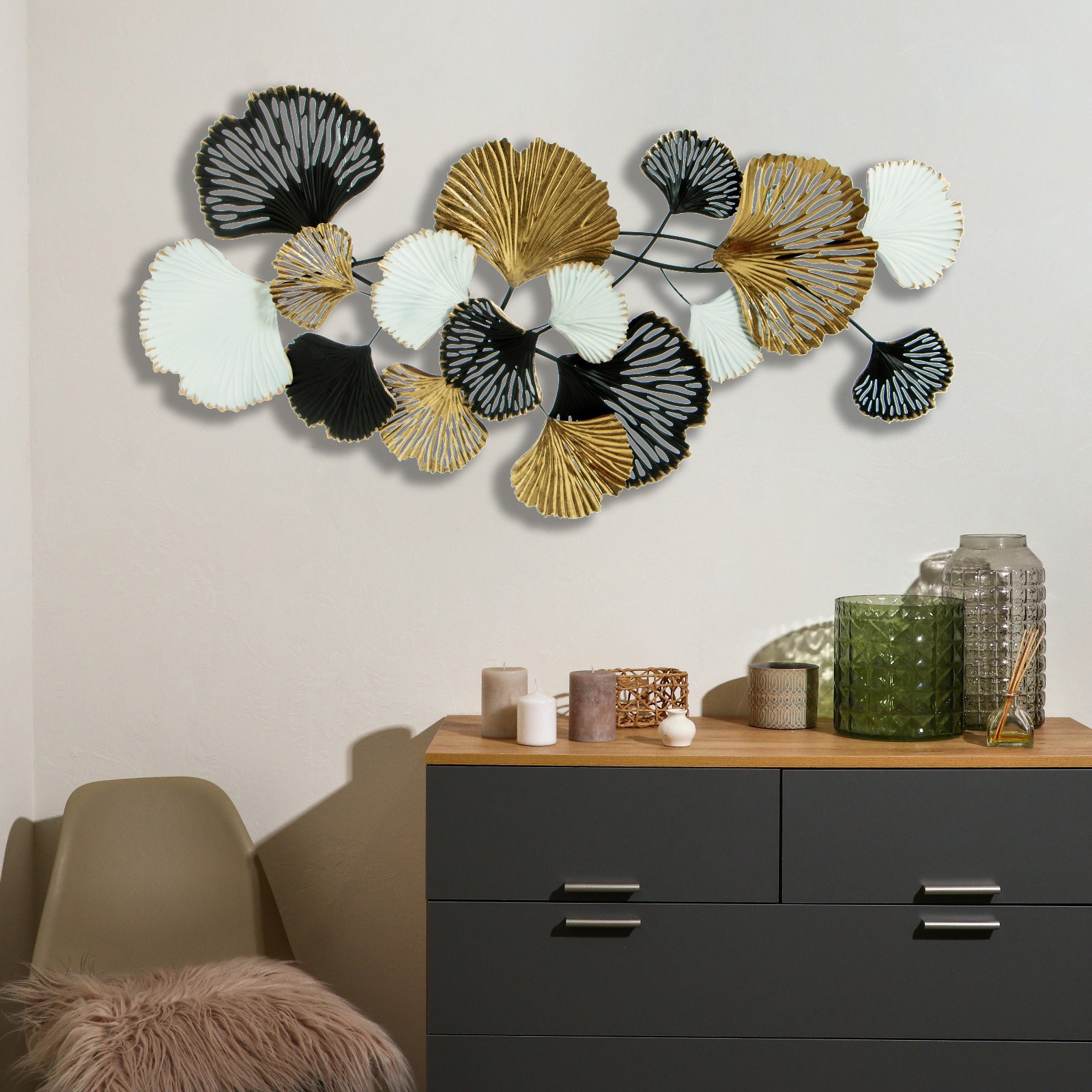 Изображение товара Панно настенное декоративное "Лепестки" белые и чёрные с золотом 57.5x6.5x121 см