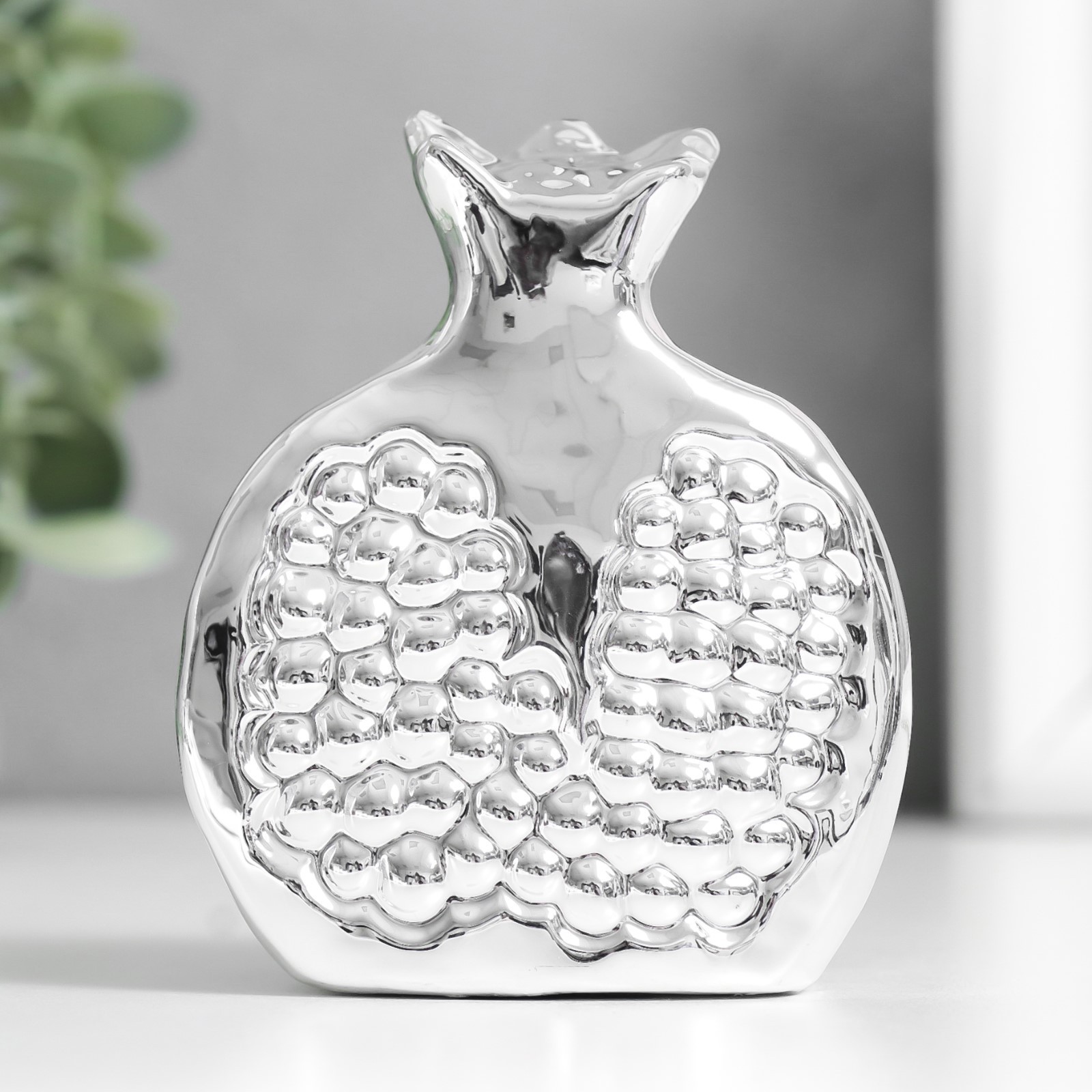 Изображение товара Сувенир интерьерный "Половина граната" серебро 7.2x5x8.5 см