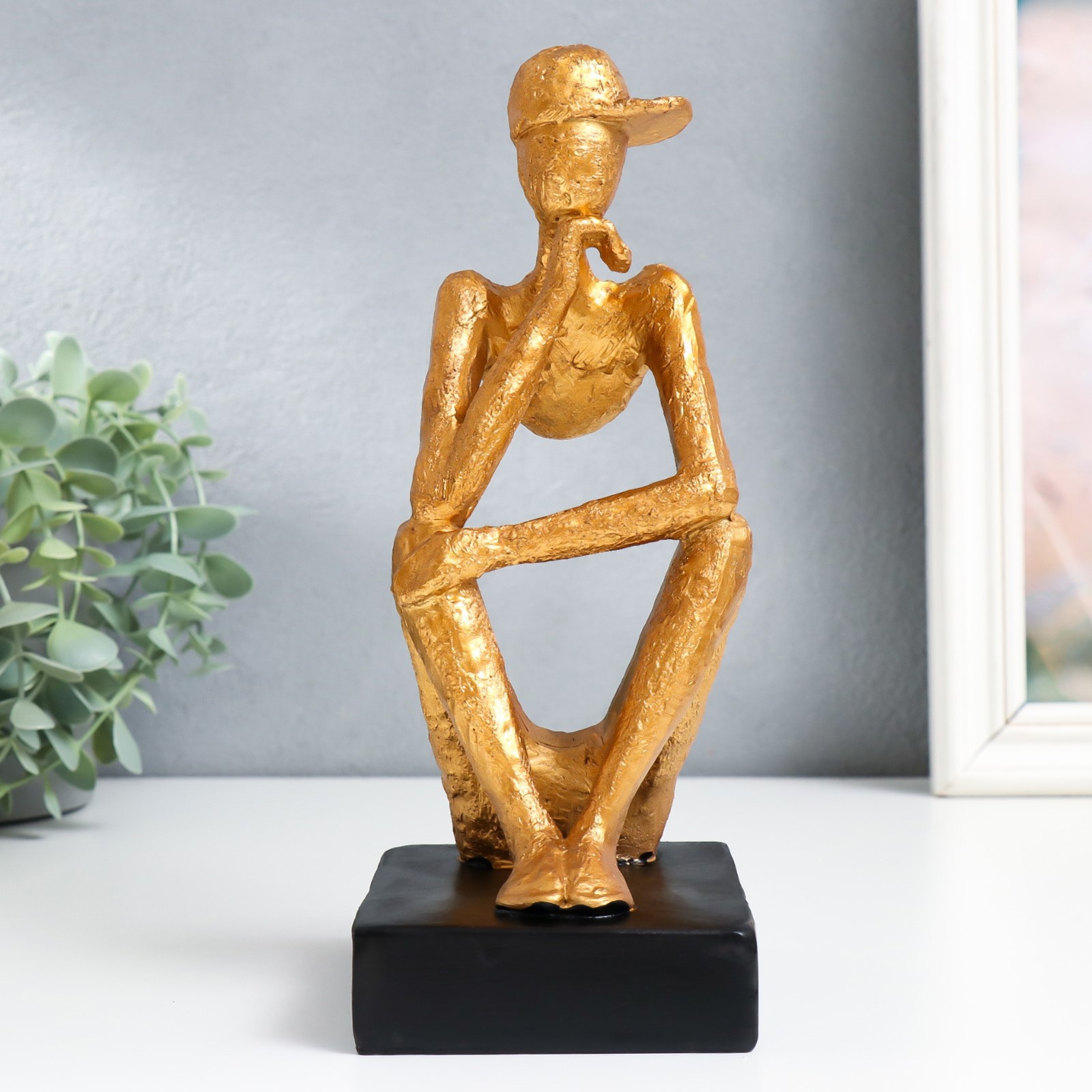 Изображение товара Сувенир интерьерный Человек в кепке Размышления золото 12x9x23 см