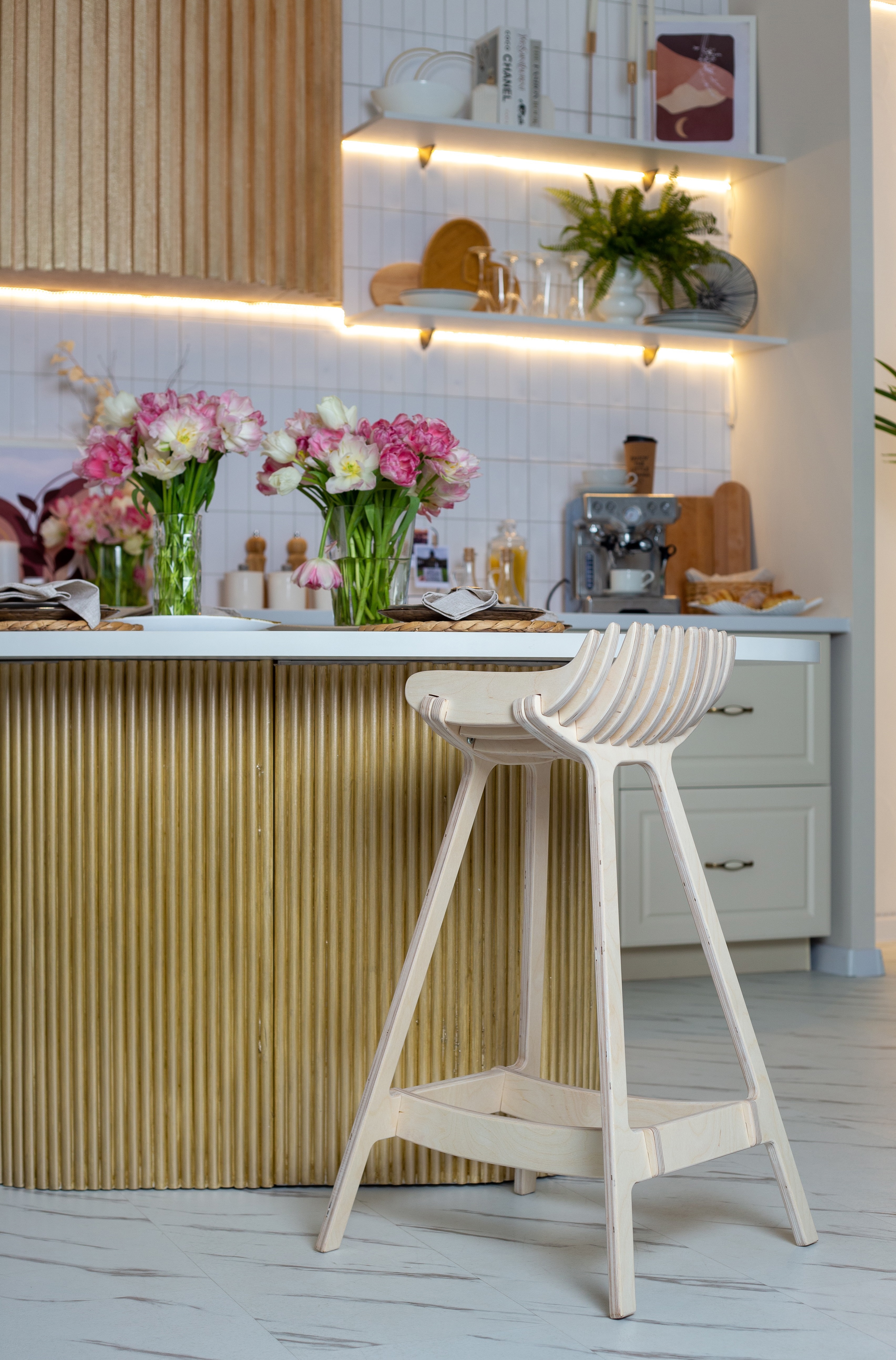 Изображение товара Барный стул Playwoods Chair 44x75x42 из фанеры с итальянской краской, Россия