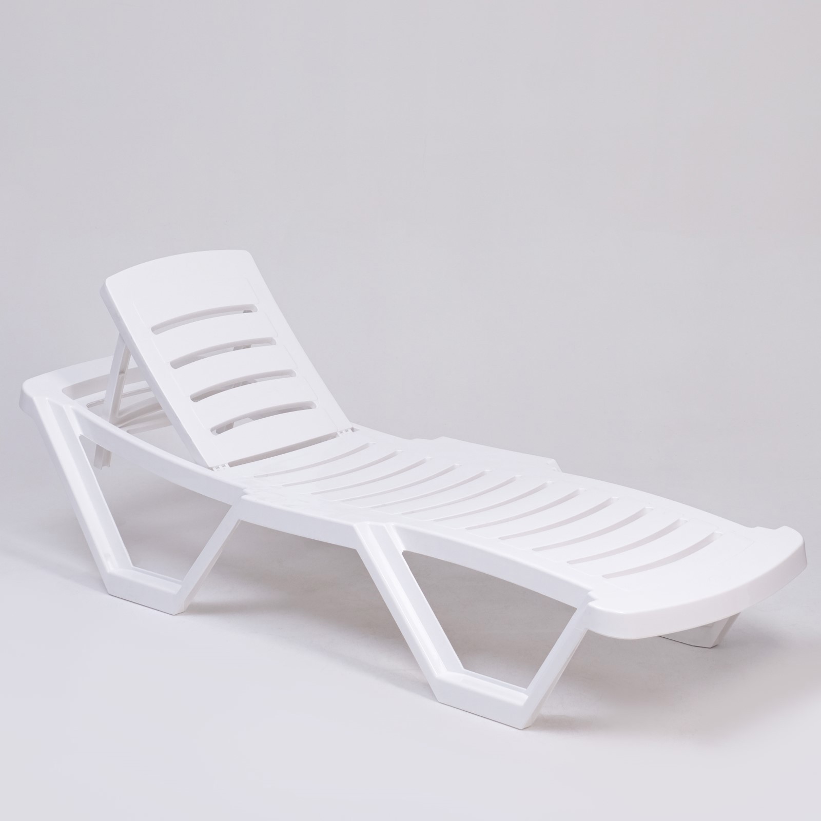 Изображение товара Шезлонг Шафран Мебель из Турции 187 см х 63 см х 43 см пластик/пластик белый