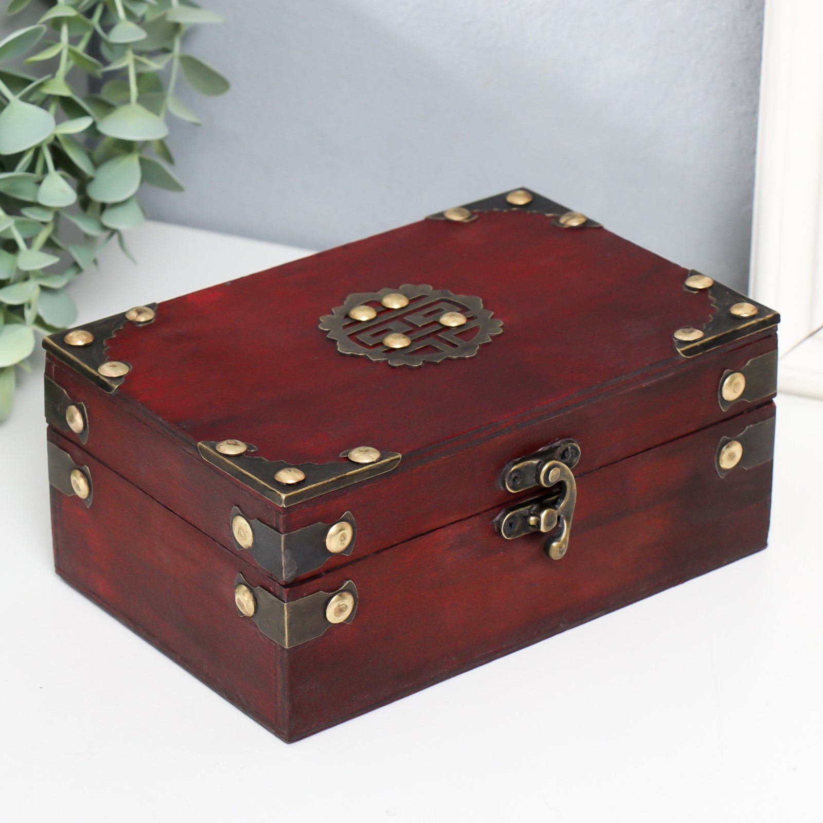 Изображение товара Шкатулка сундучок "Тайны короля" с заклёпками, бордо 18x12x7.5 см