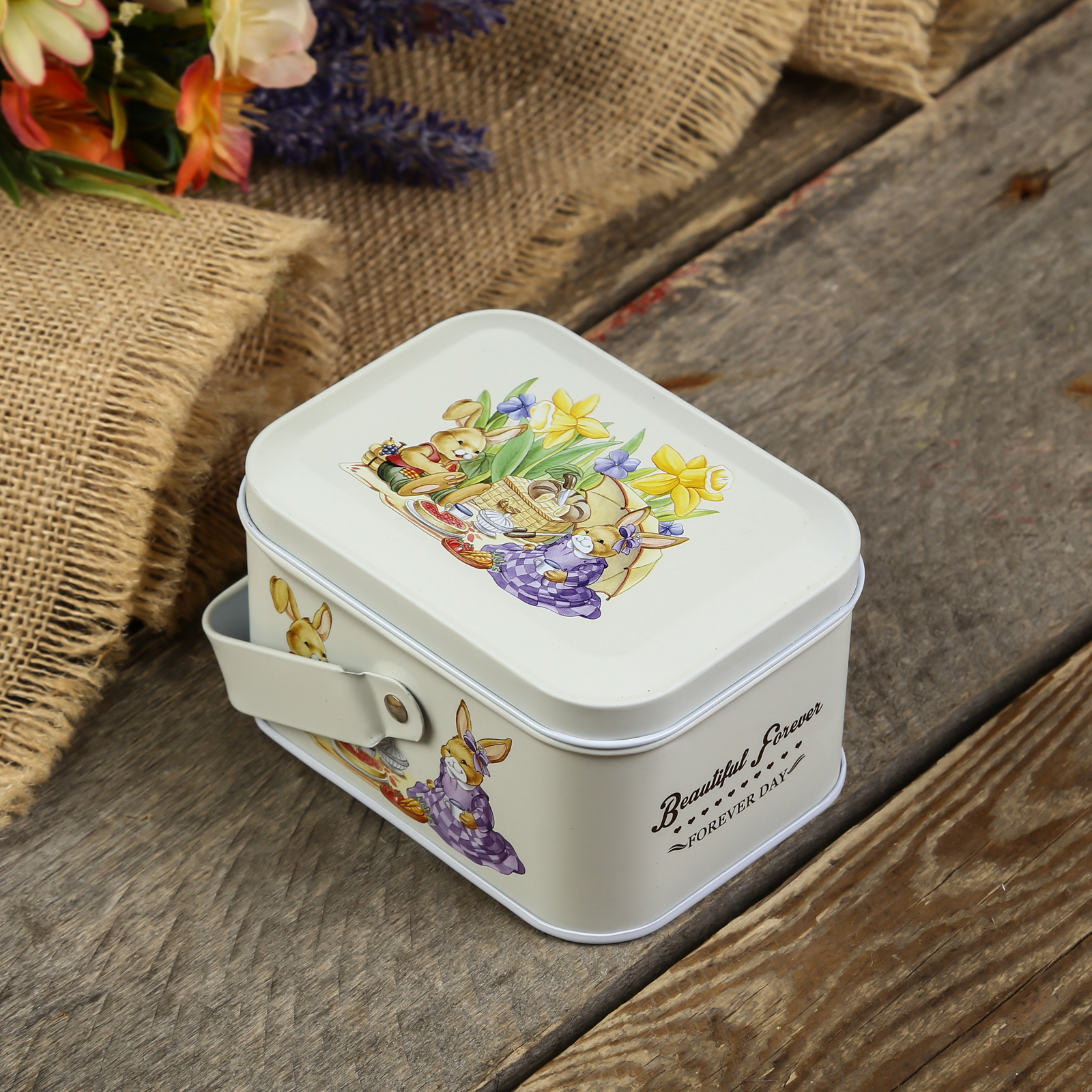 Изображение товара Шкатулка SIMALAND Белая металлическая 6.5x10.5x8 см