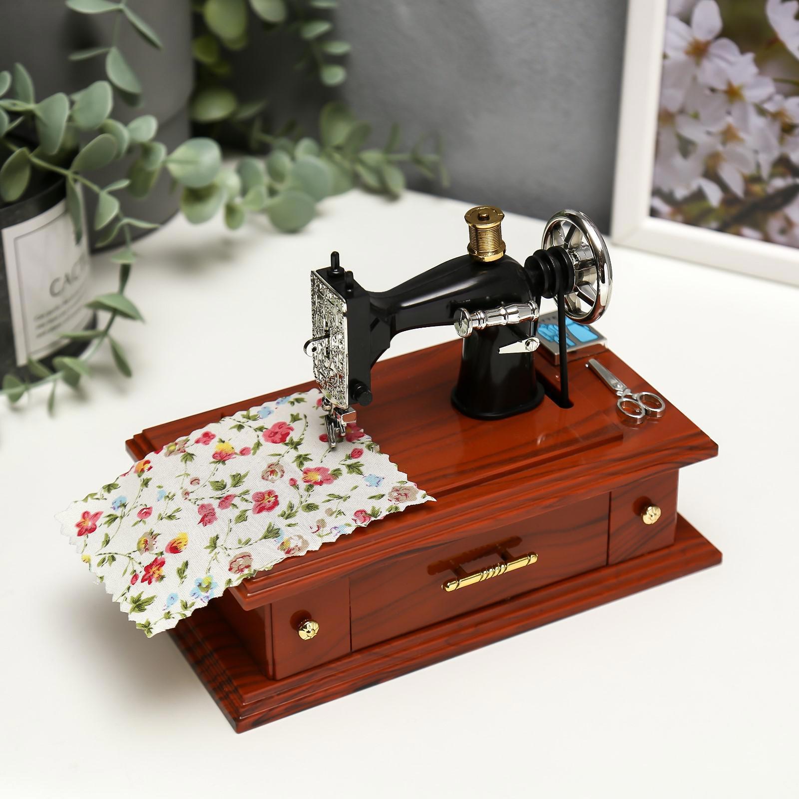 Изображение товара Шкатулка музыкальная "Мамина швейная машинка" 9.5x18x13.5 см