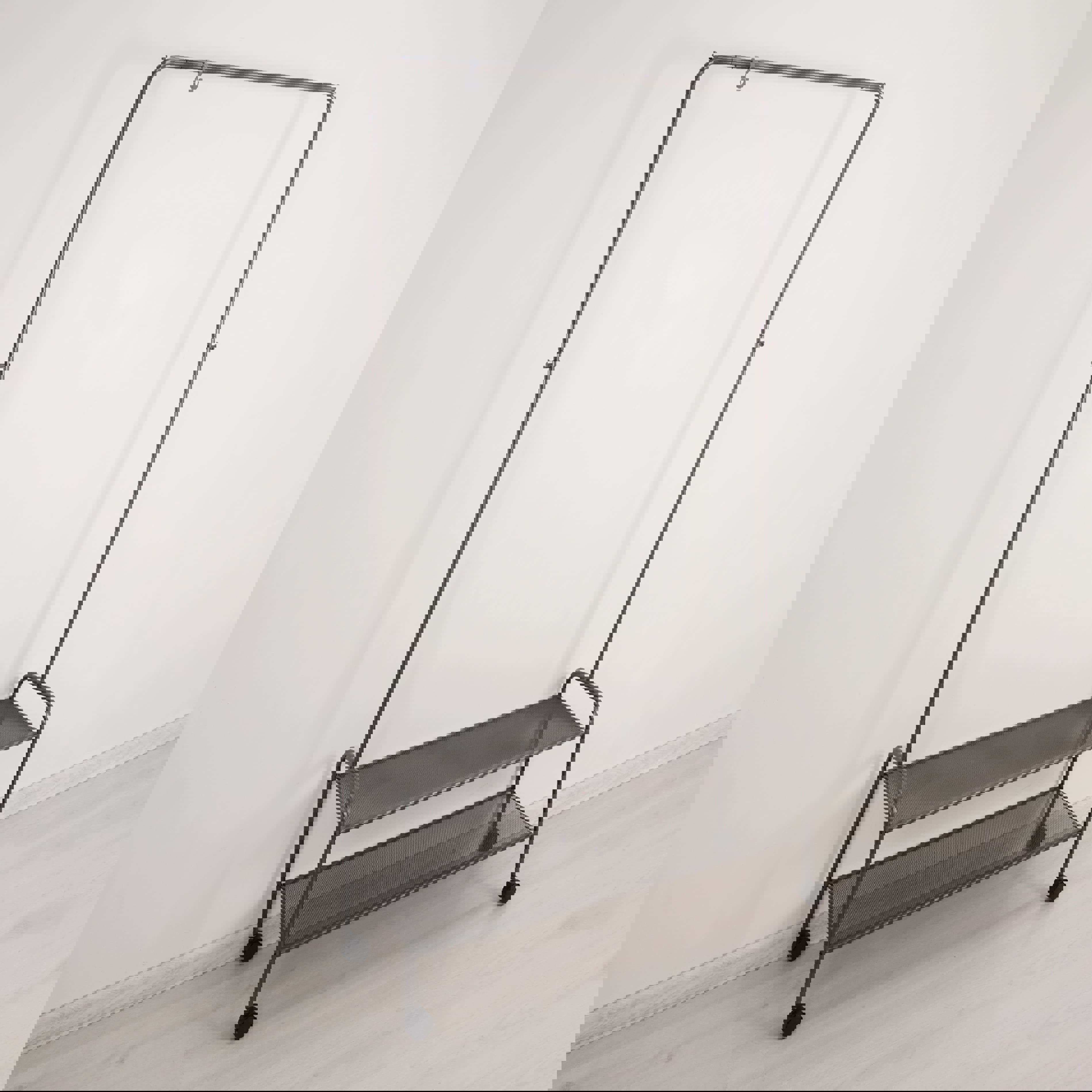 Изображение товара Напольная вешалка Зми Валенсия 32М из металла с колесами, цвет графит