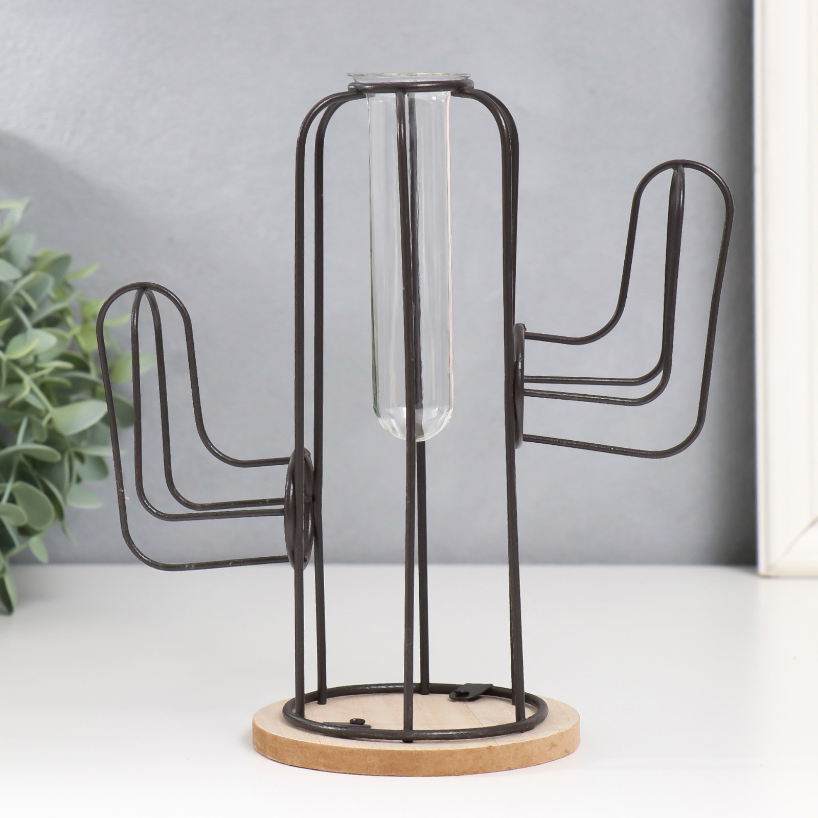 Изображение товара Интерьерный сувенир "Кактус" на подставке, 20x12x22.5 см