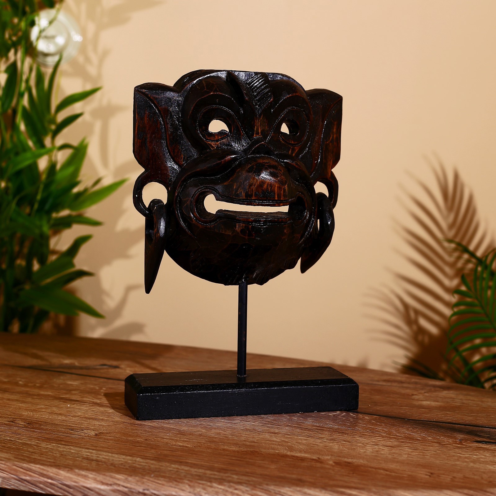 Изображение товара Интерьерный сувенир маска "Хануман" тёмный, на подставке, высота 30 см