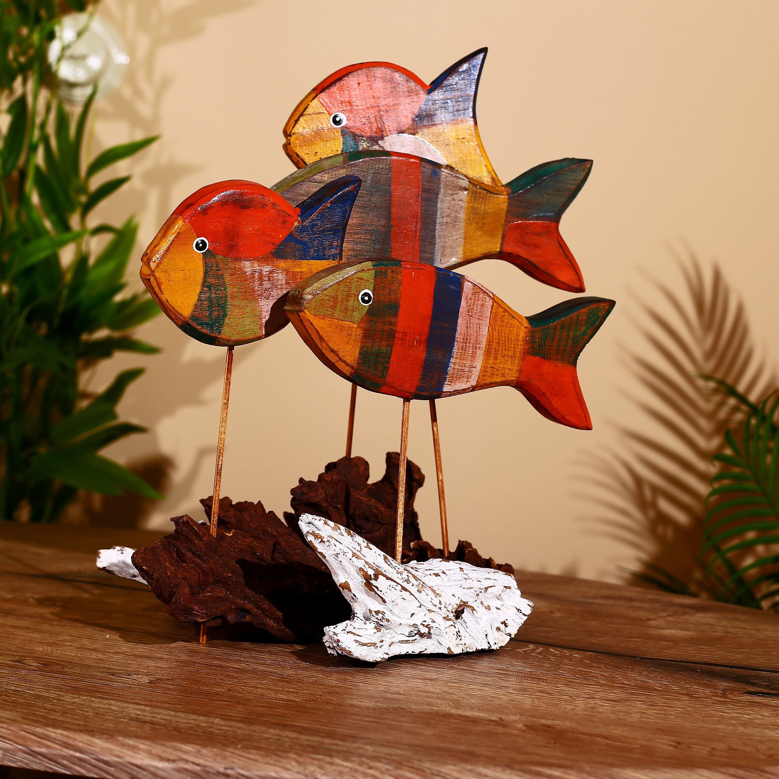 Изображение товара Интерьерная сувенирная фигура Рыбки, цветная, 40x20x30 см