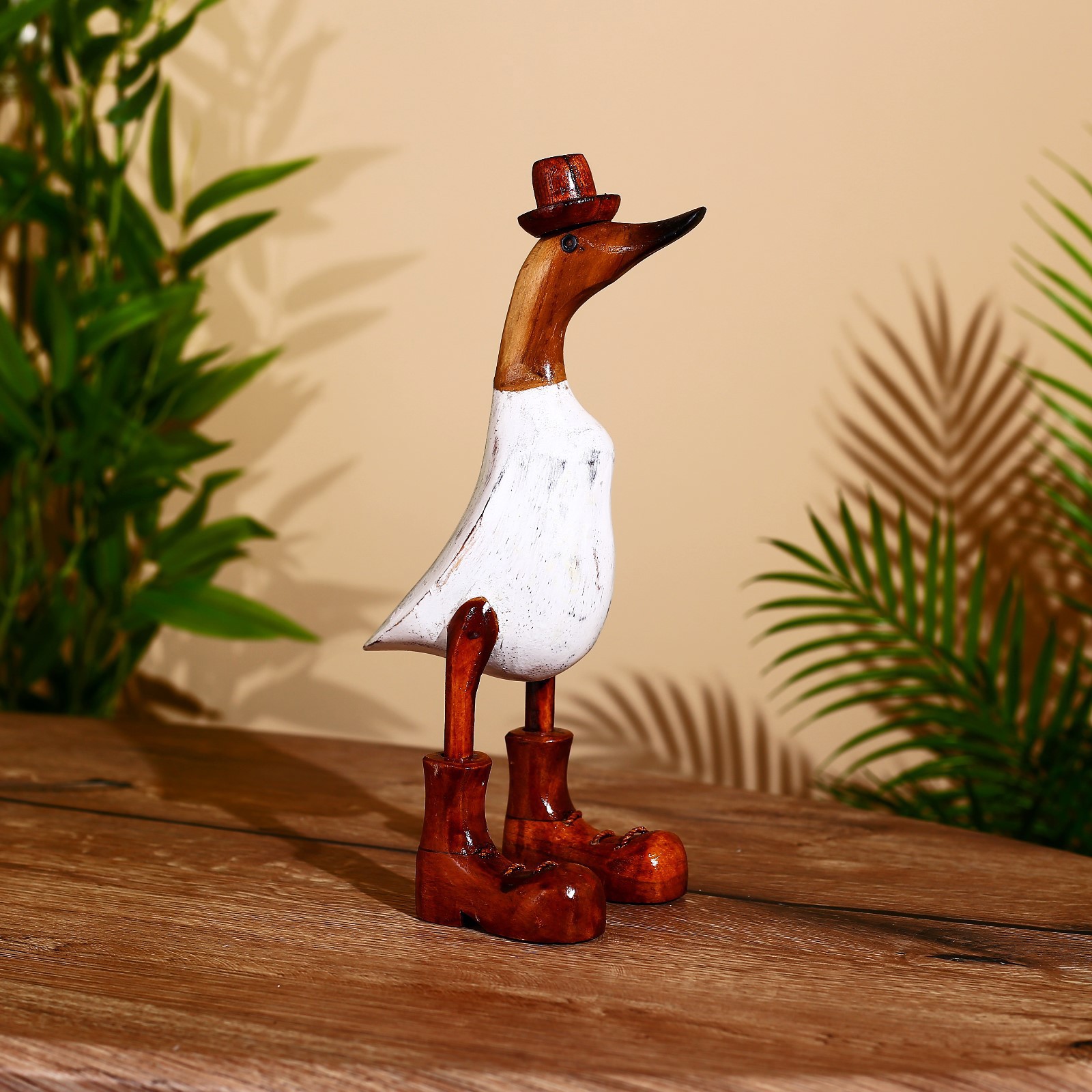 Изображение товара Интерьерный сувенир "Утка в белом" высота 27 см