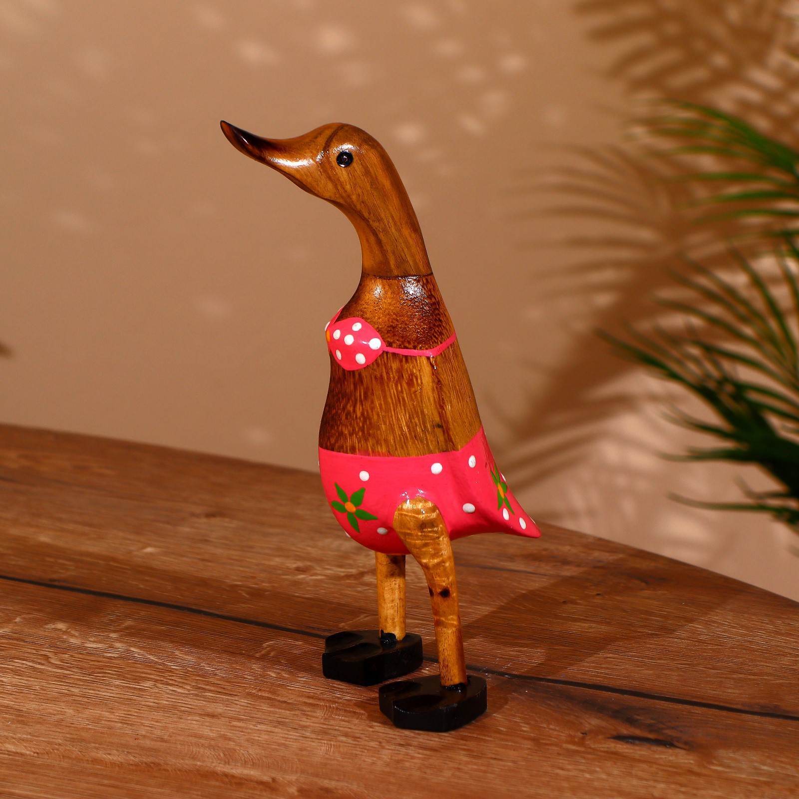 Изображение товара Утка в розовом купальнике — интерьерный сувенир, 25 см