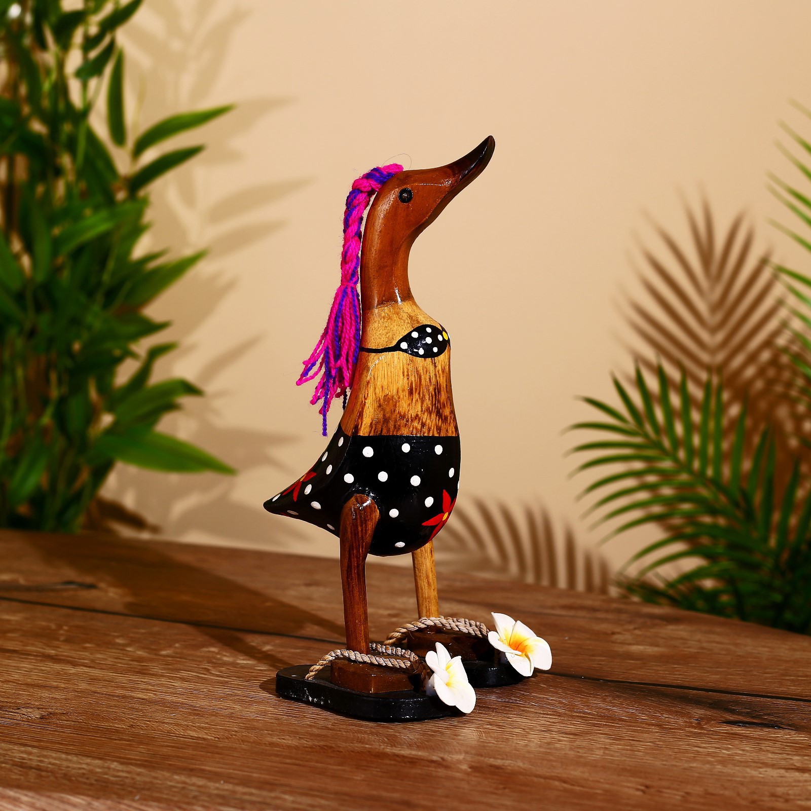 Изображение товара Интерьерный сувенир "Утка на пляже" высота 25 см