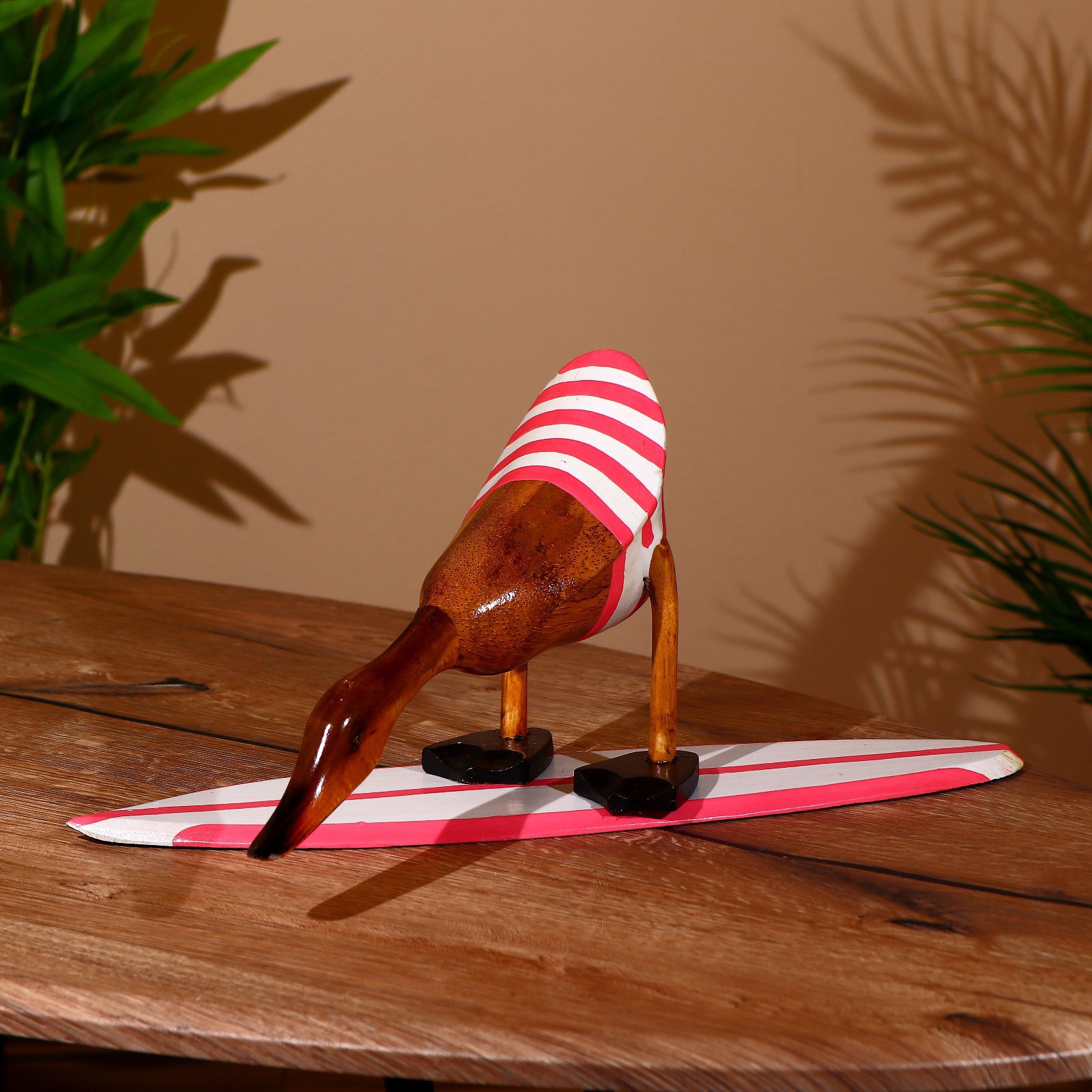 Изображение товара Интерьерный сувенир "Утка на сёрфе" розовый, высота 40 см