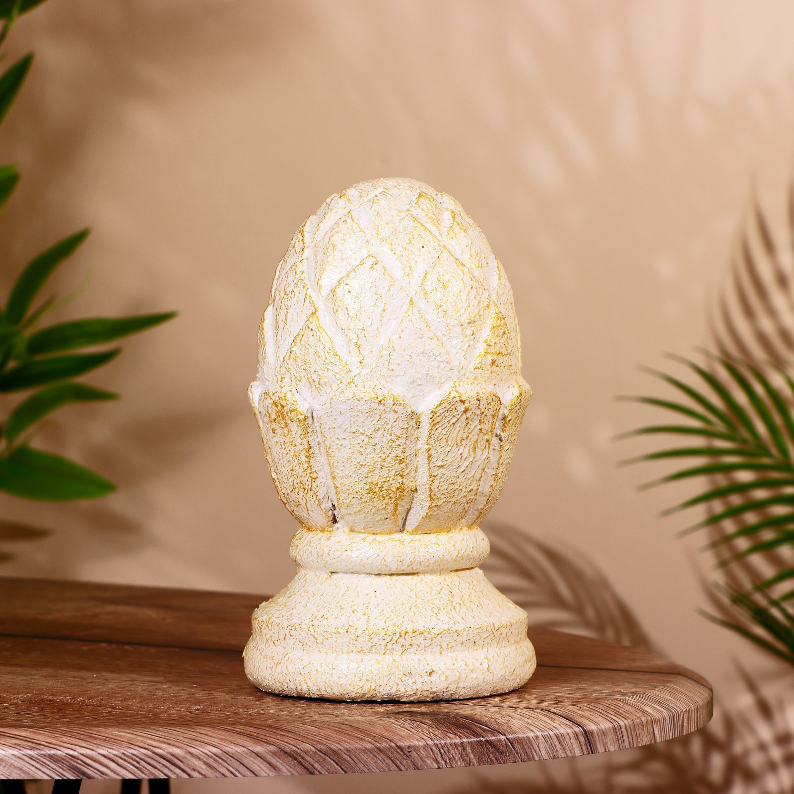 Изображение товара Ягодка светлая — интерьерная декоративная фигура из дерева, 12x12x20 см