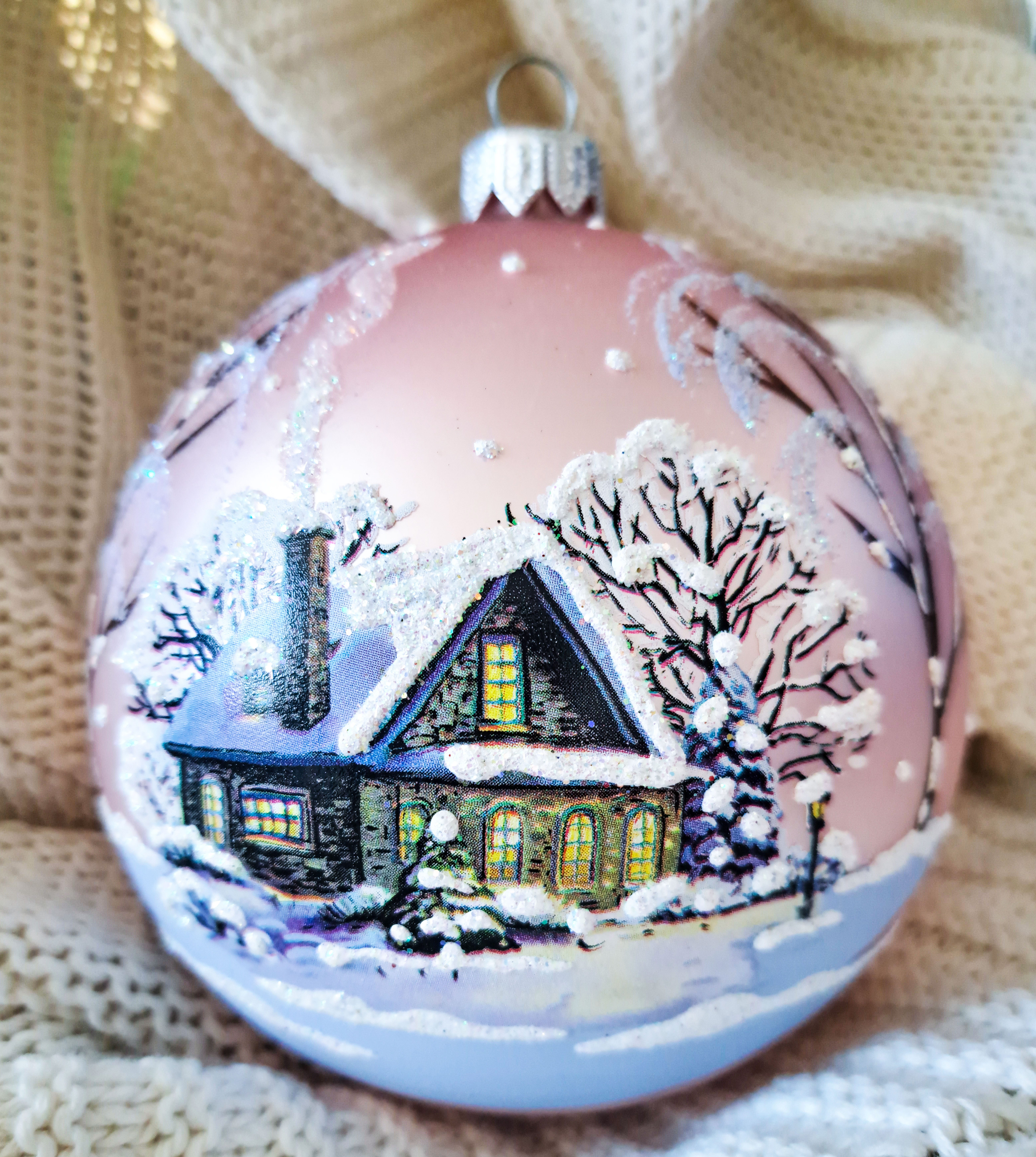 Изображение товара Елочный шар Коломеев КУ-100-234087 Пейзаж снежный 10 см стекло разноцветный