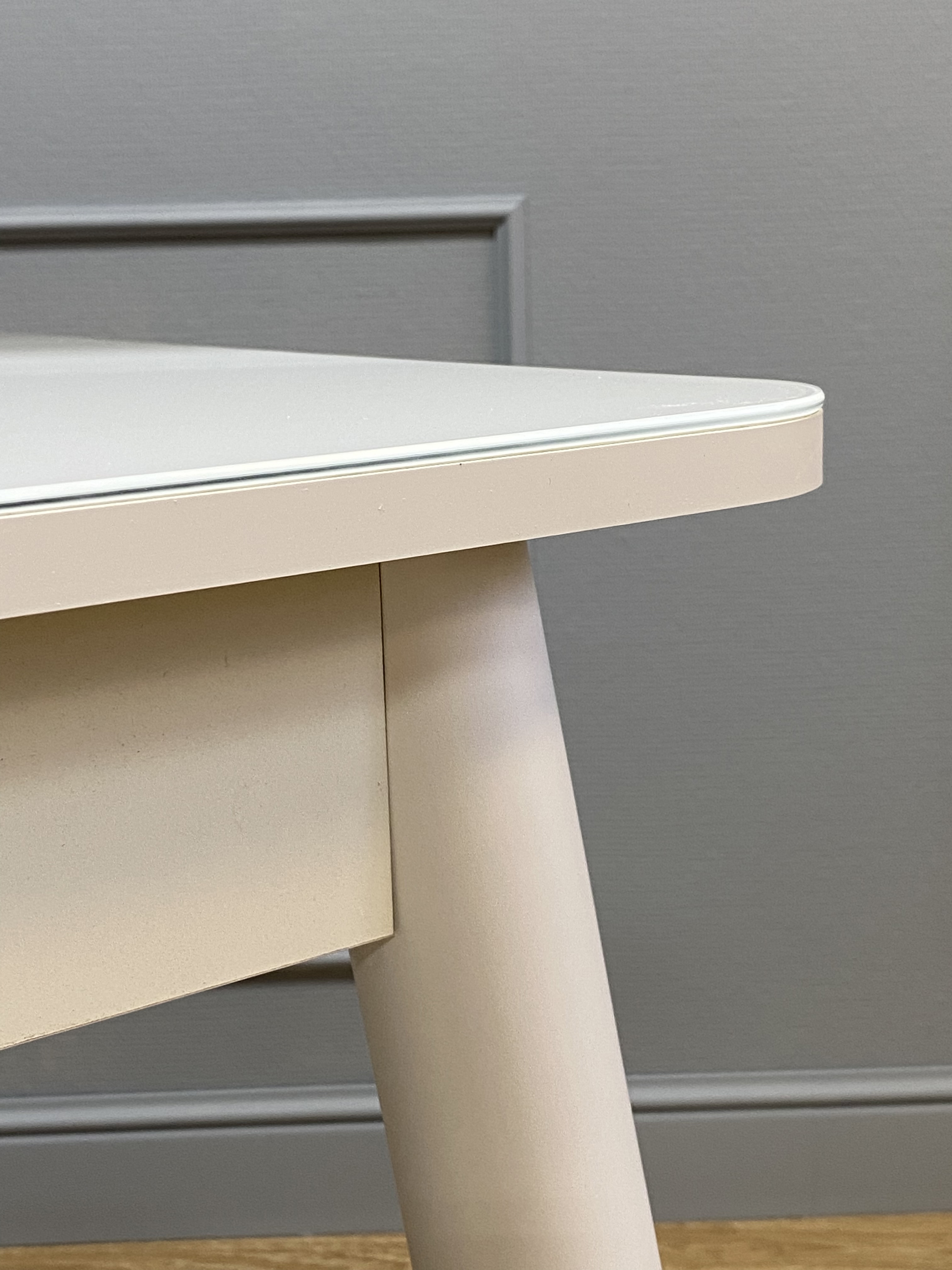 Изображение товара Кухонный стол овальный Kenner K 325055 110-150x76x70 см стекло цвет белый